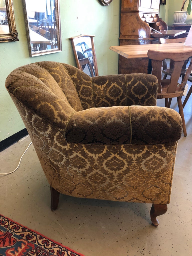 Art Deco Large Pair of Lounge Club Olive Green Armchairs For Sale at