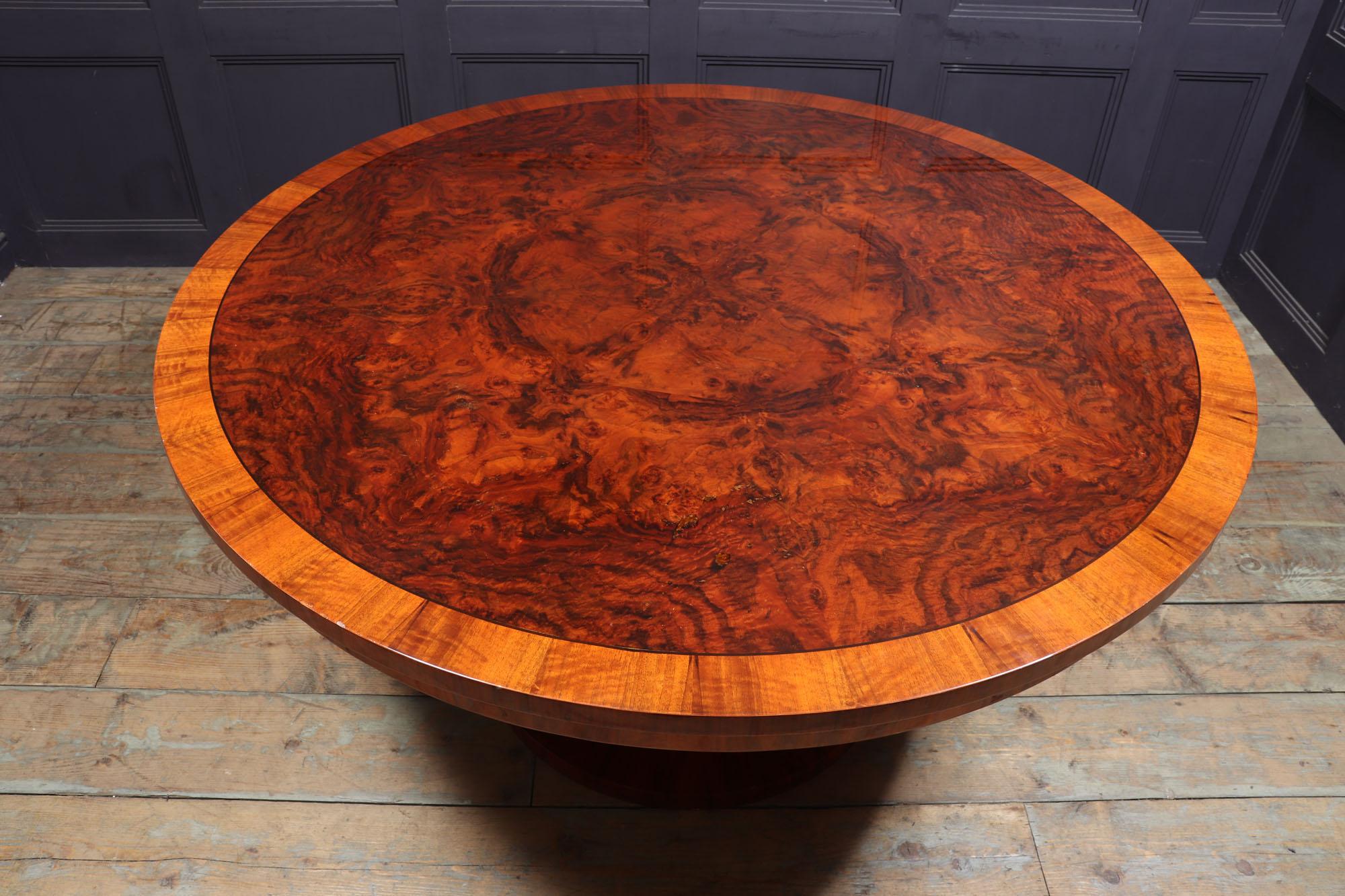 20th Century Art Deco Large Round Dining Table in Walnut