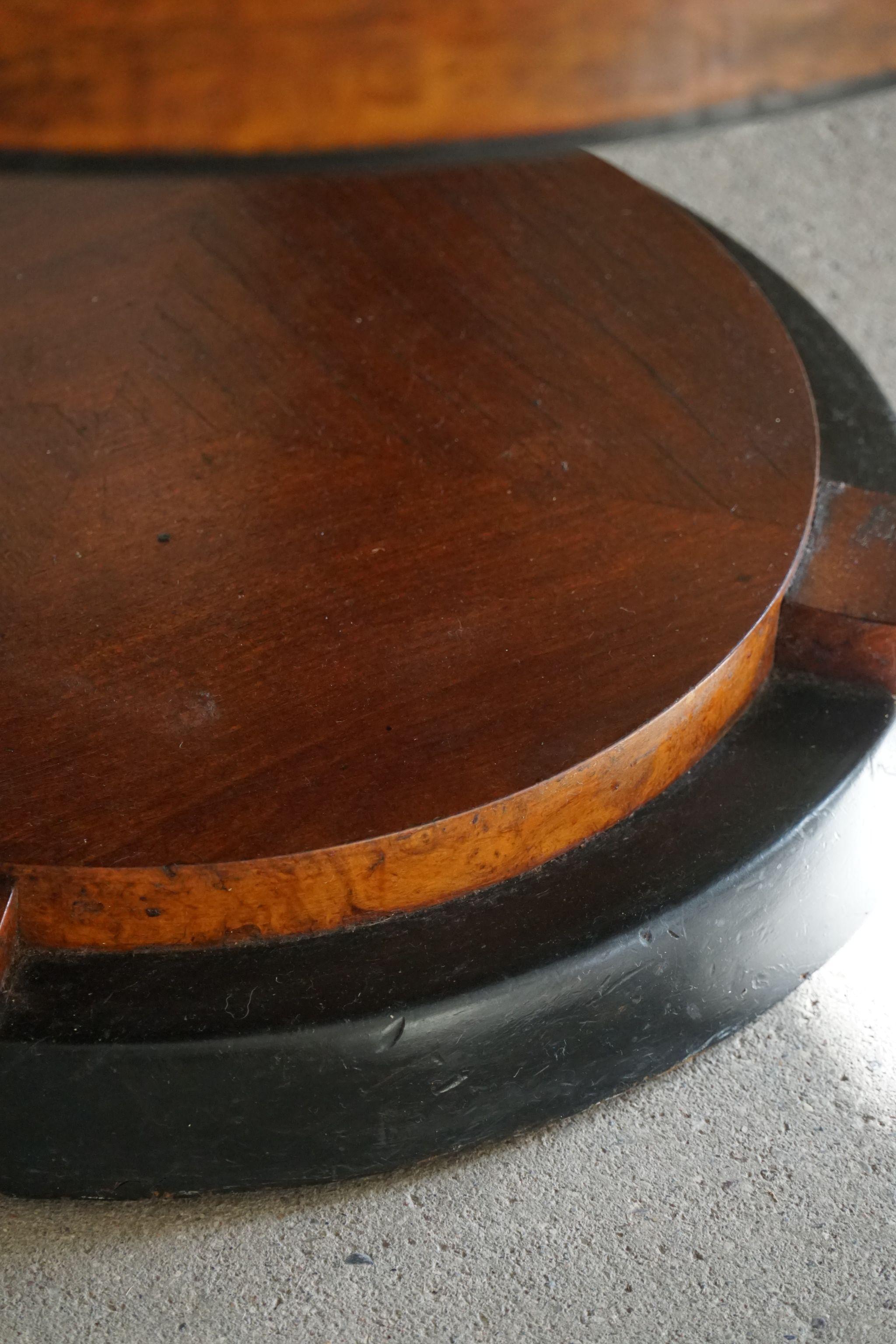 Art Deco, Large Round Sofa Table in Walnut, By a Danish Cabinetmaker, 1930s For Sale 4