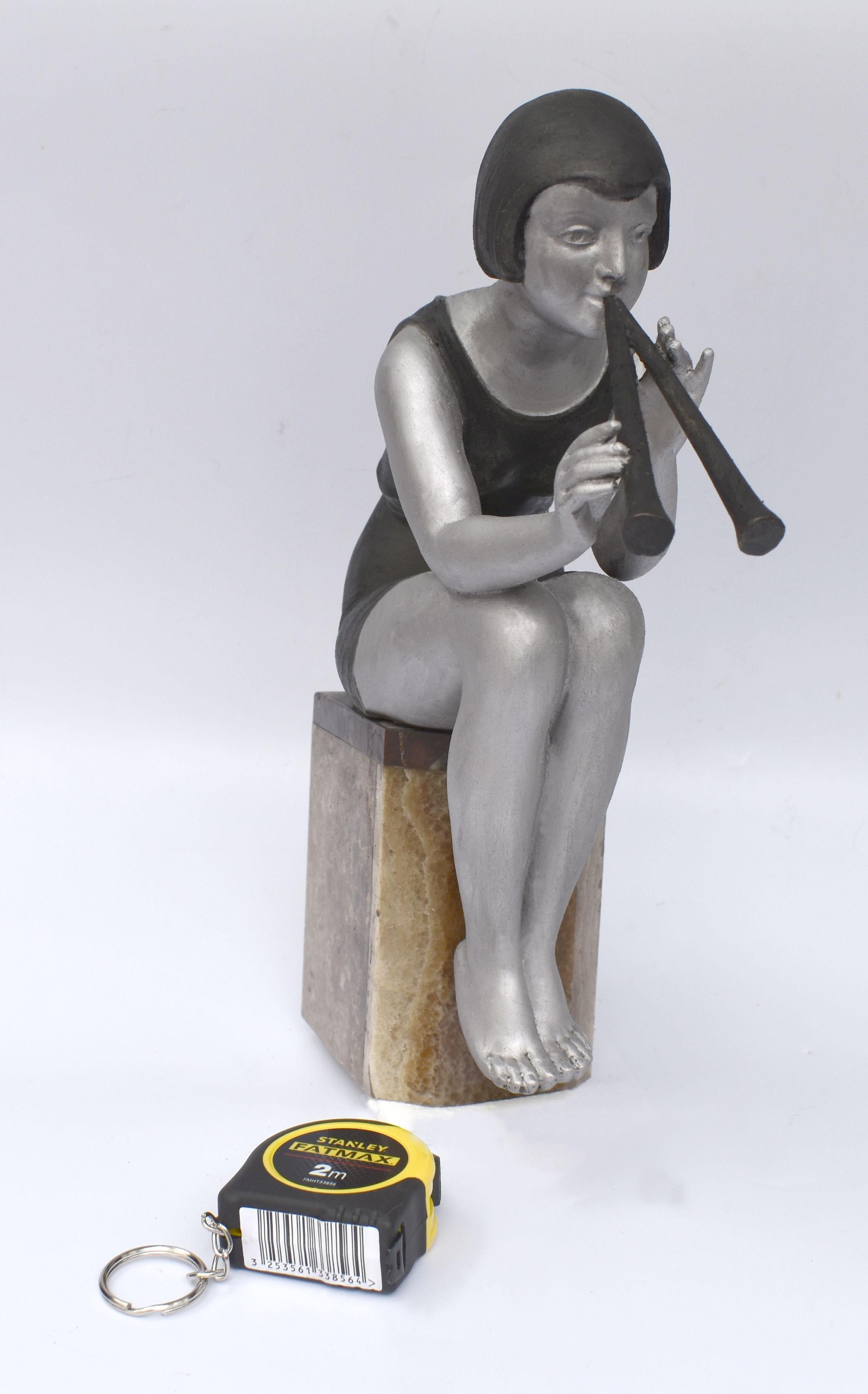 Große Art-déco-Figur aus Zinn, Französisch, um 1930 (Zink) im Angebot