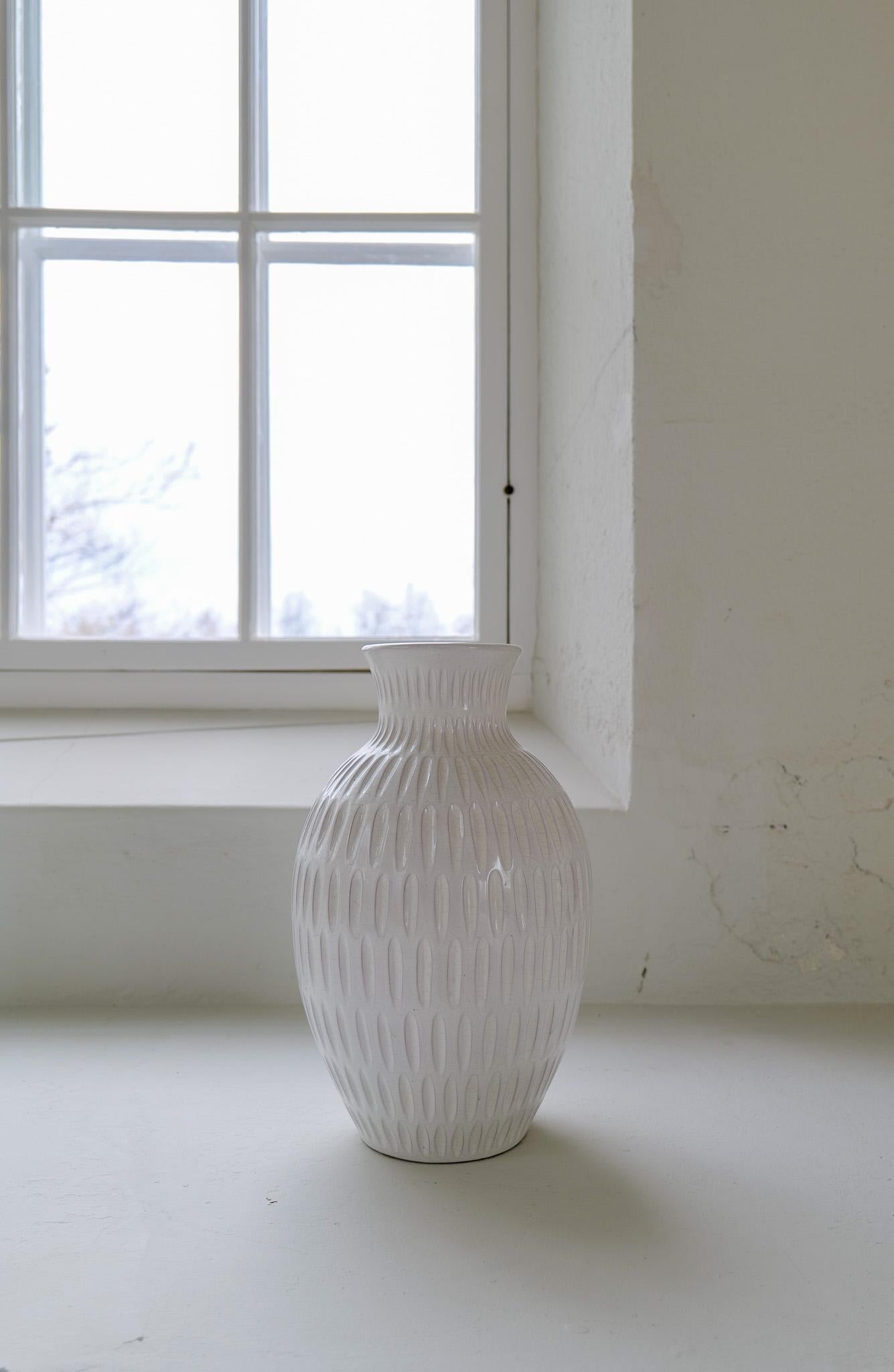 Metà XX secolo Vaso grande Art Deco Ekeby Anna-Lisa Thomson, anni '40, Svezia in vendita