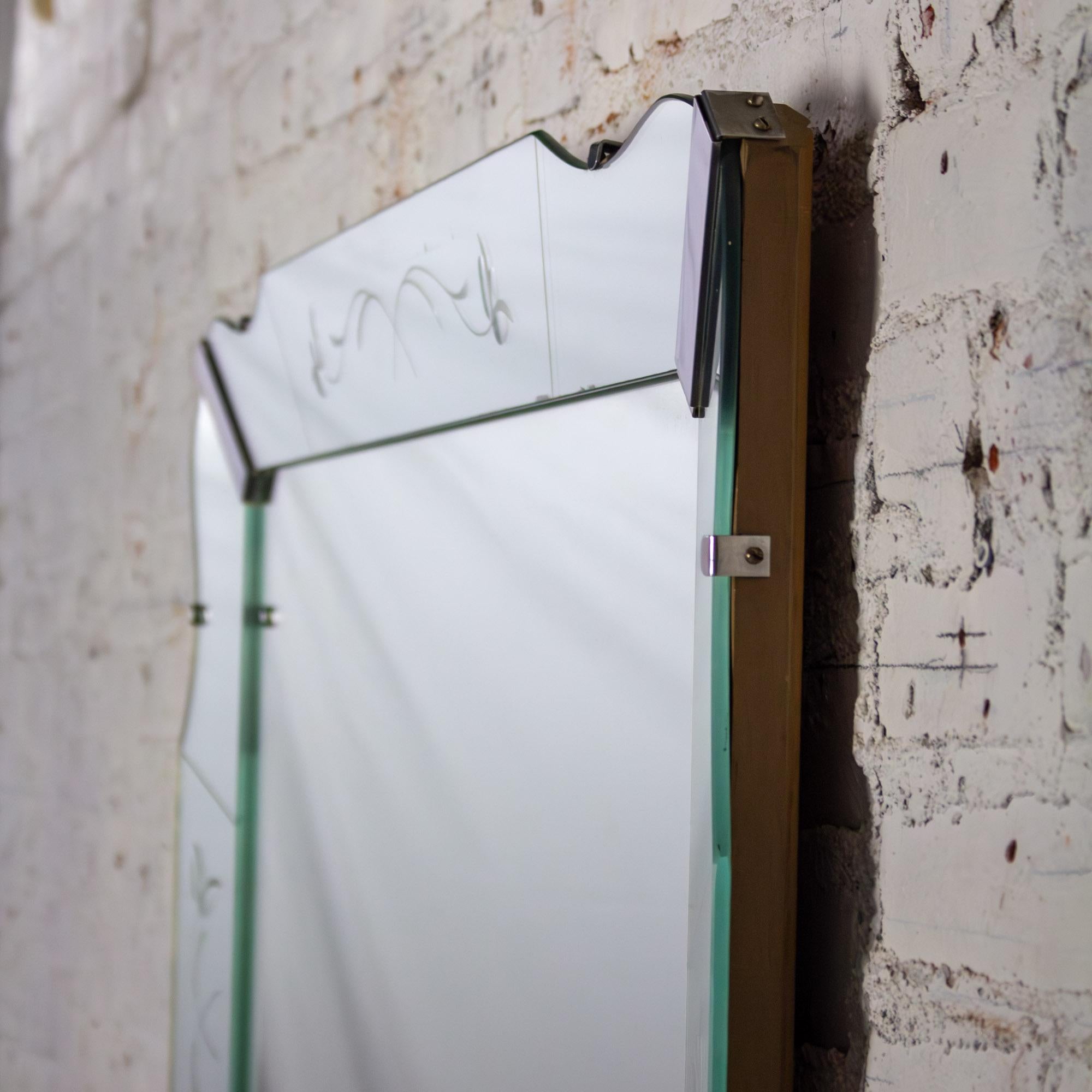 Art Deco Large Wall Mirror Rectangulaire avec côtés incurvés et verre vénitien gravé en vente 2