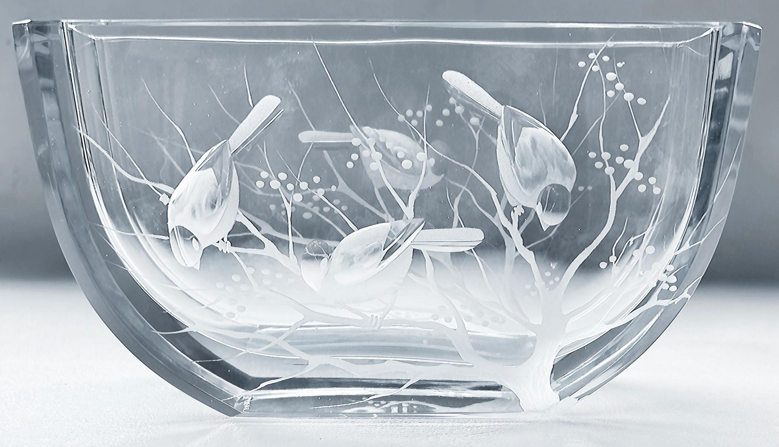 Swedish Art Deco Lars Kjellander Art Glass Crystal Birds Vase Sculpture Sweden, Kosta 