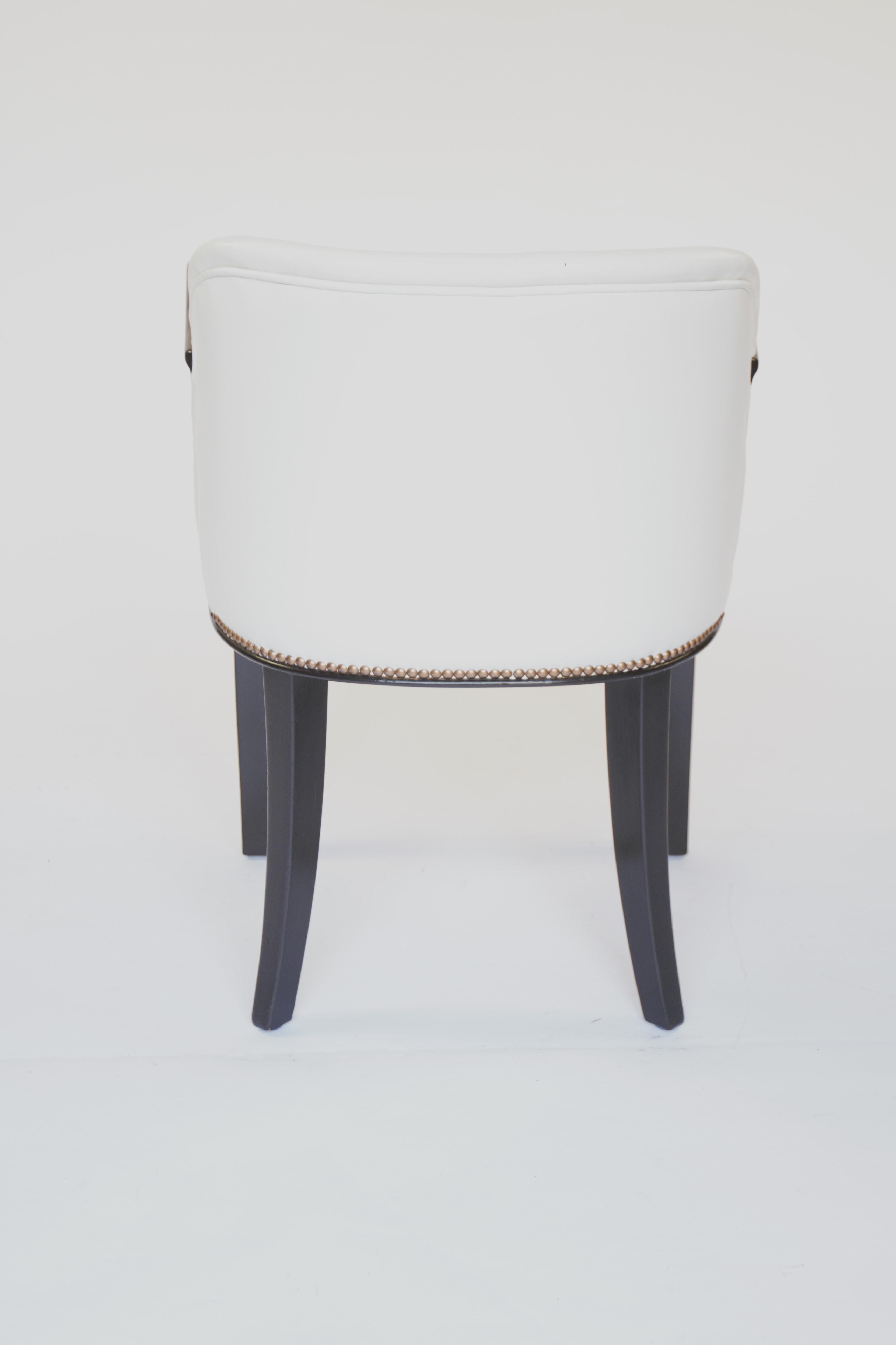 Art Deco Leder Schreibtisch Ellenbogenstuhl circa 1930s (Art déco) im Angebot