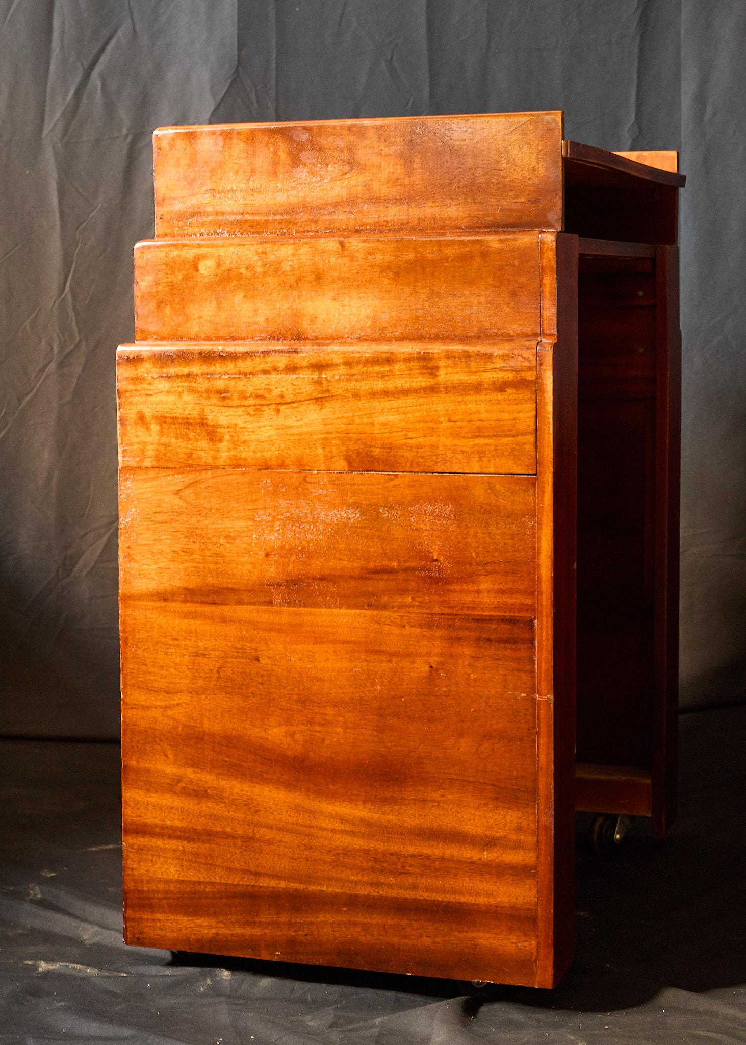 Art Deco Lectern of Mahogany For Sale 1