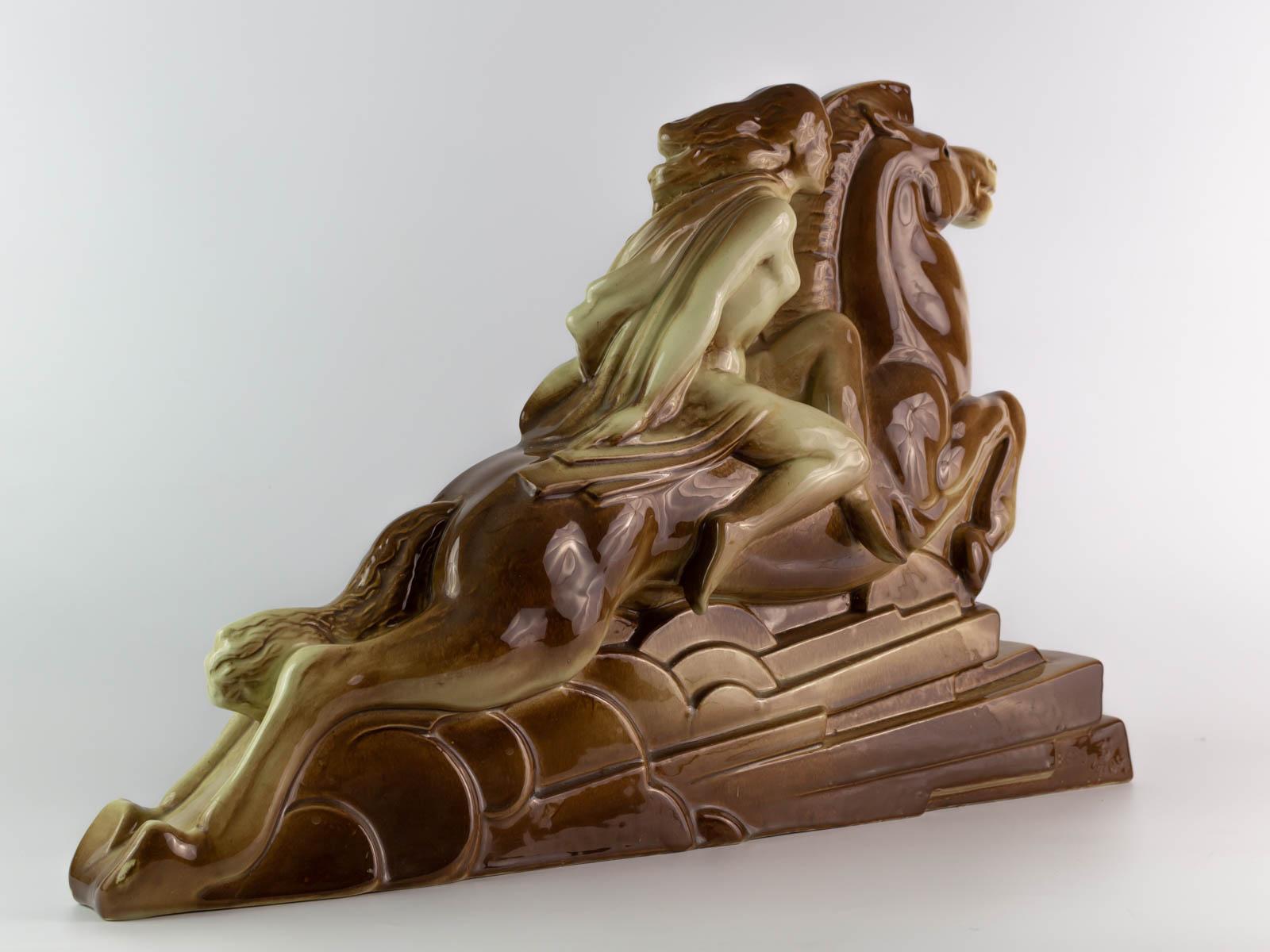 Art-dco-Keramik-Skulptur von Lemanceau mit dem Titel Valkyrie (Art déco) im Angebot
