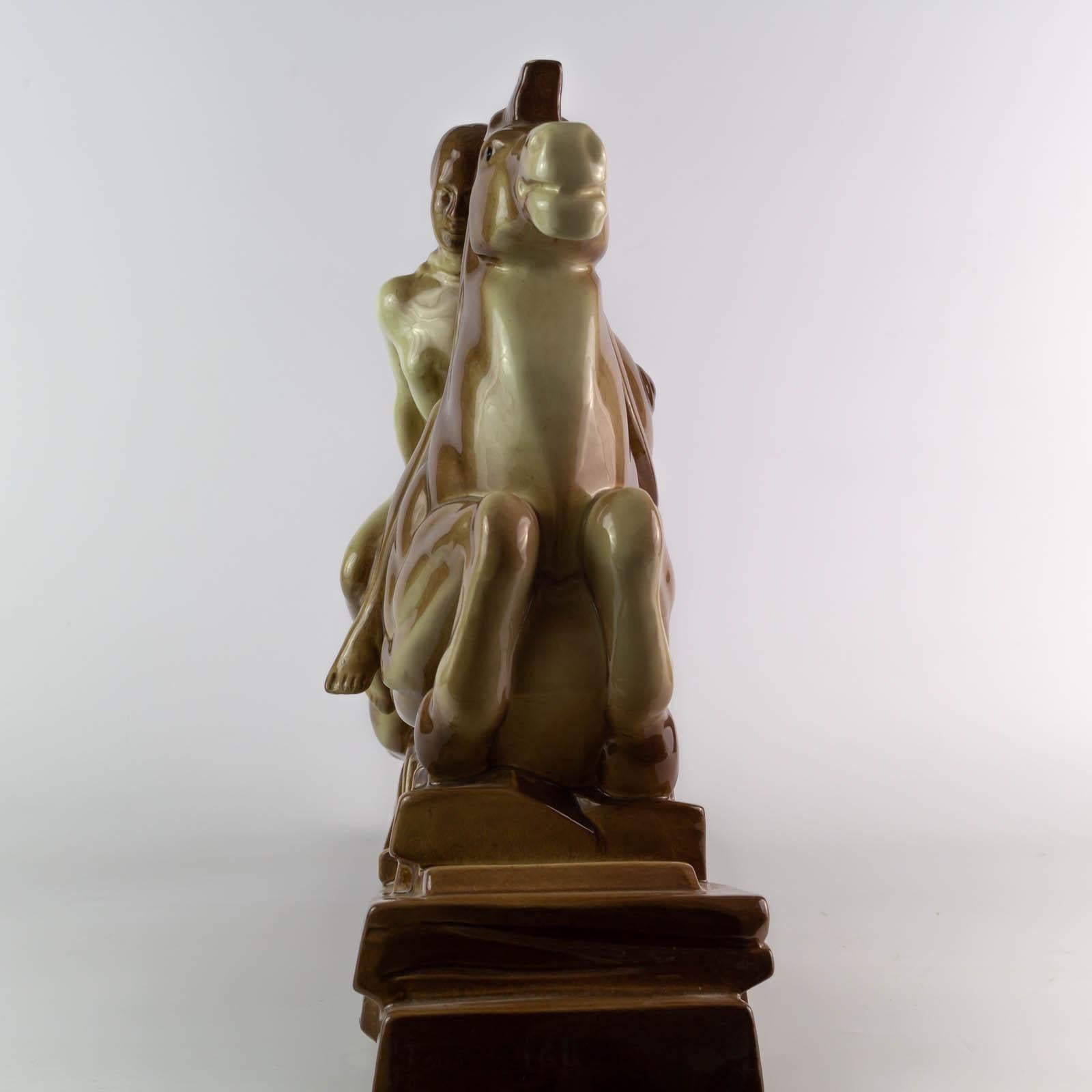 Art-dco-Keramik-Skulptur von Lemanceau mit dem Titel Valkyrie (Französisch) im Angebot