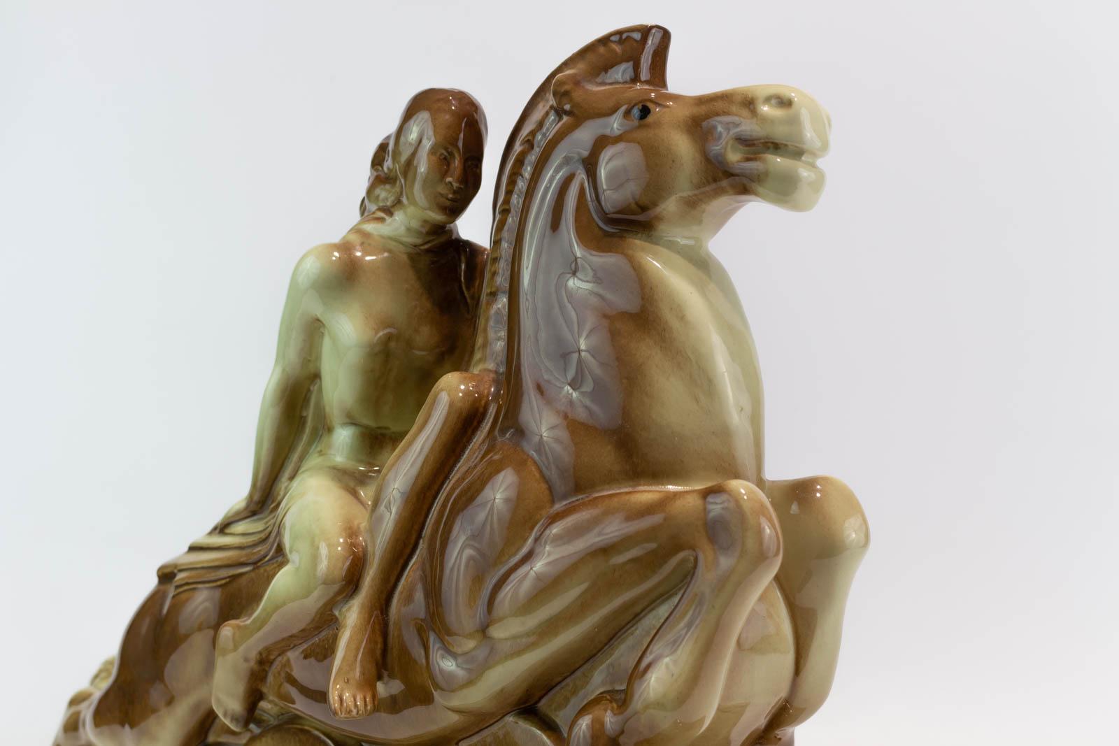 Art-dco-Keramik-Skulptur von Lemanceau mit dem Titel Valkyrie im Angebot 2