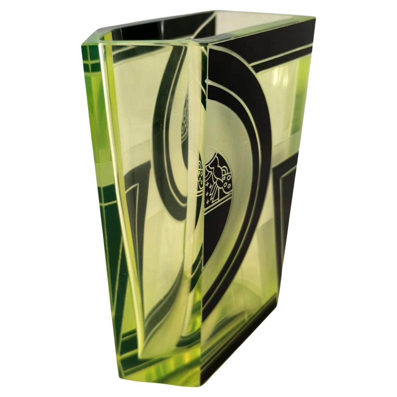 Art Deco Lemon Yellow Geometric Enamel Decorated Glass Vase, c1930 Bon état - En vente à Devon, England