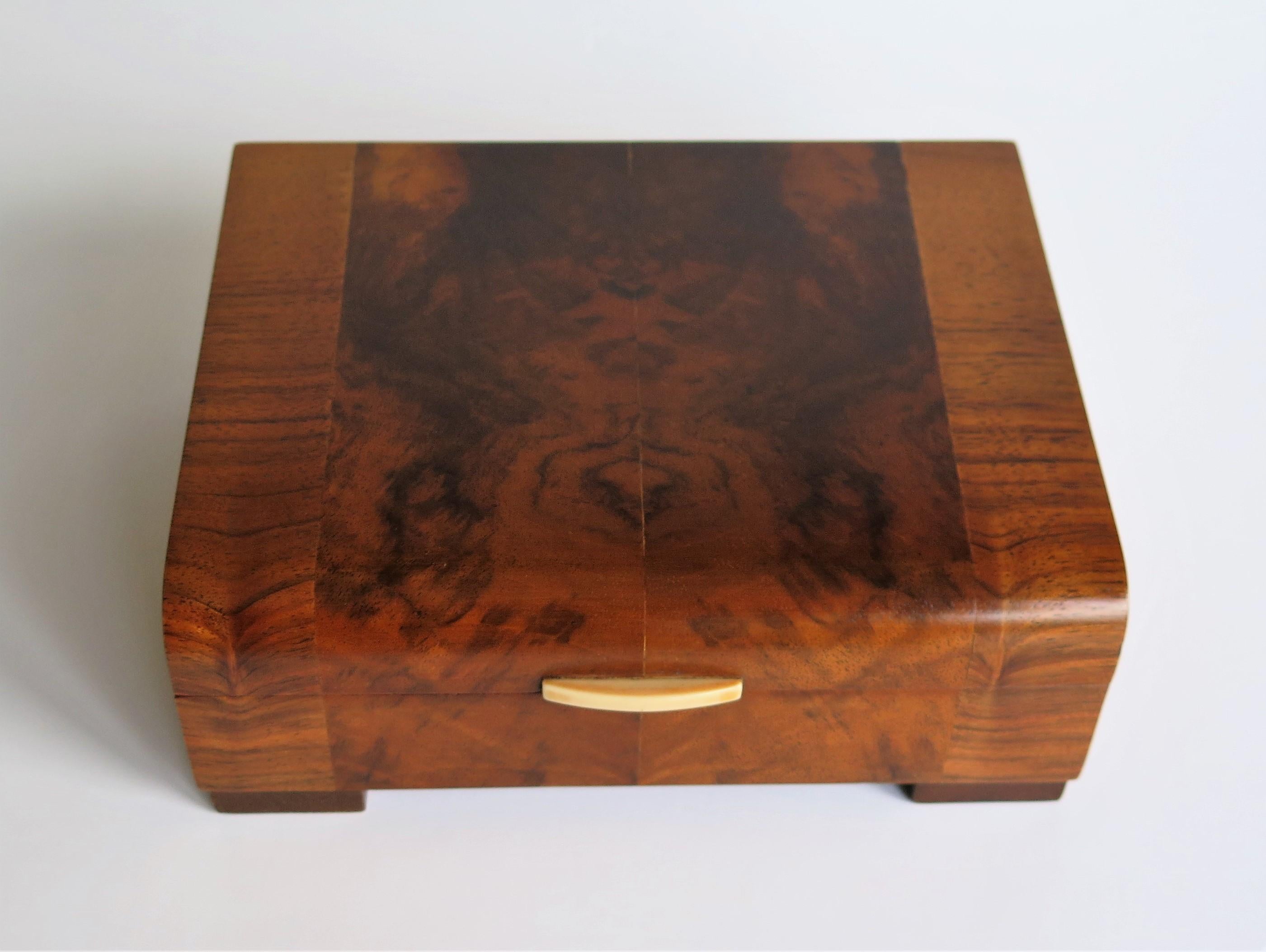Art Deco Lidded Box Mahogany and Burr Walnut with Two Compartments, circa 1925 5