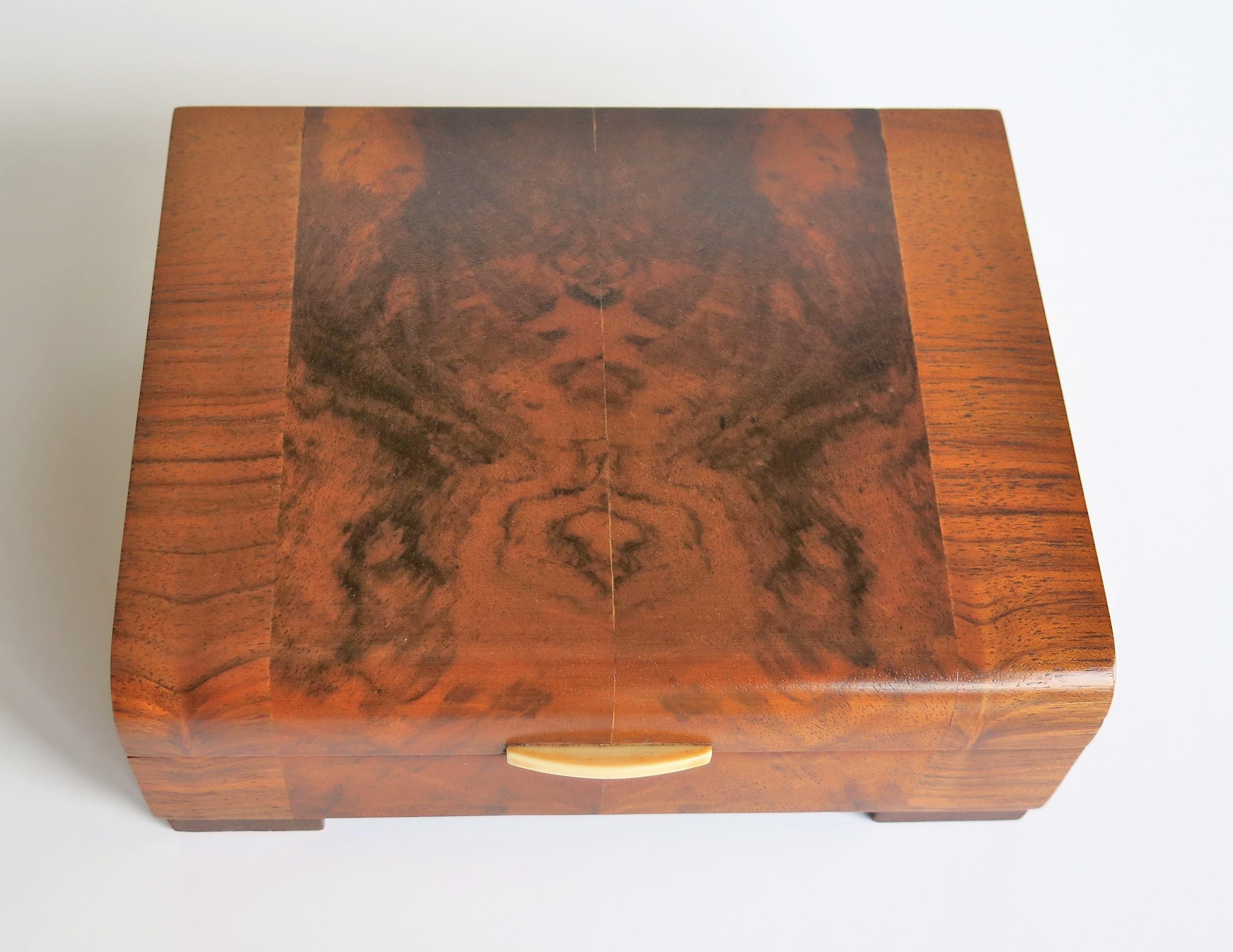 Art Deco Lidded Box Mahogany and Burr Walnut with Two Compartments, circa 1925 7