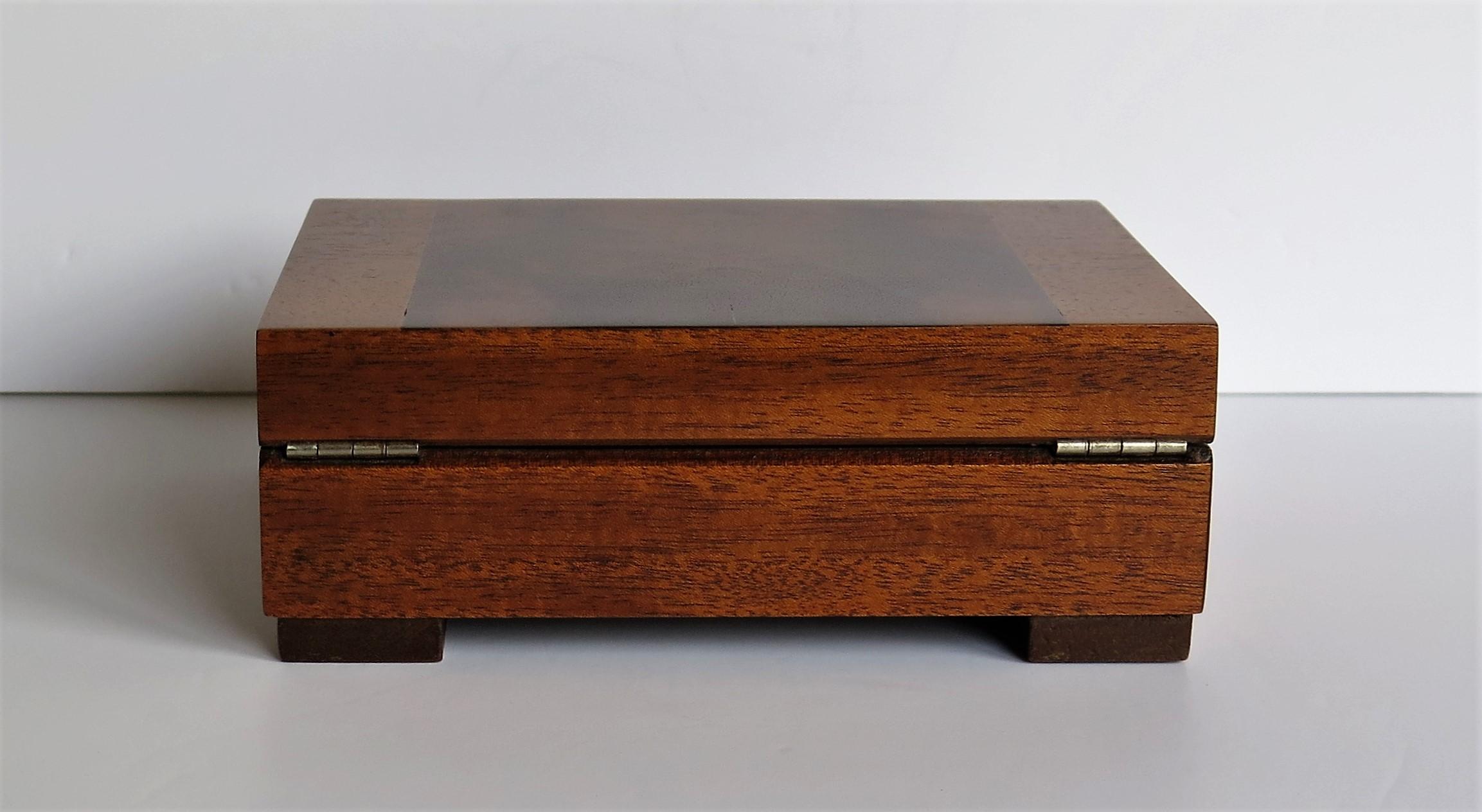 Art Deco Lidded Box Mahogany and Burr Walnut with Two Compartments, circa 1925 8