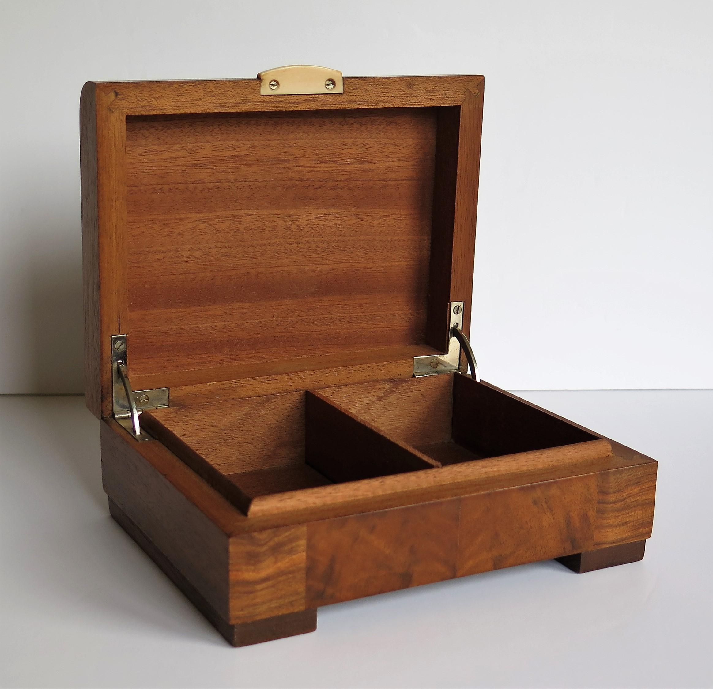 Art Deco Lidded Box Mahogany and Burr Walnut with Two Compartments, circa 1925 9