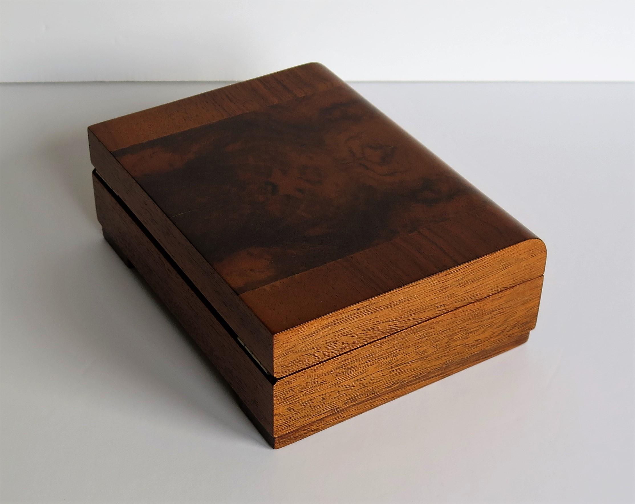 Art Deco Lidded Box Mahogany and Burr Walnut with Two Compartments, circa 1925 3
