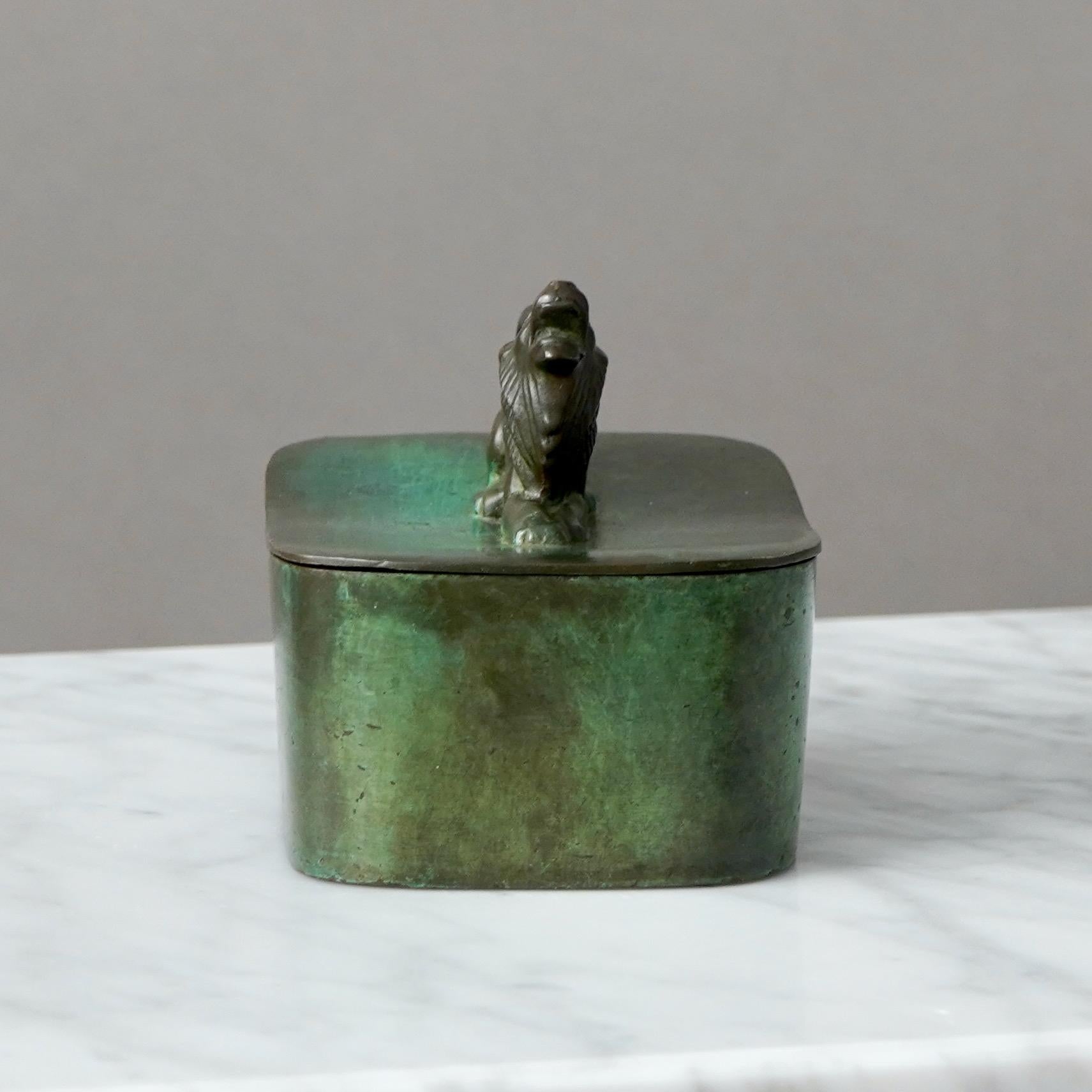 Caja de bronce con tapa Art Déco de GAB Guldsmedsaktiebolaget, Suecia, años 30 en venta 2