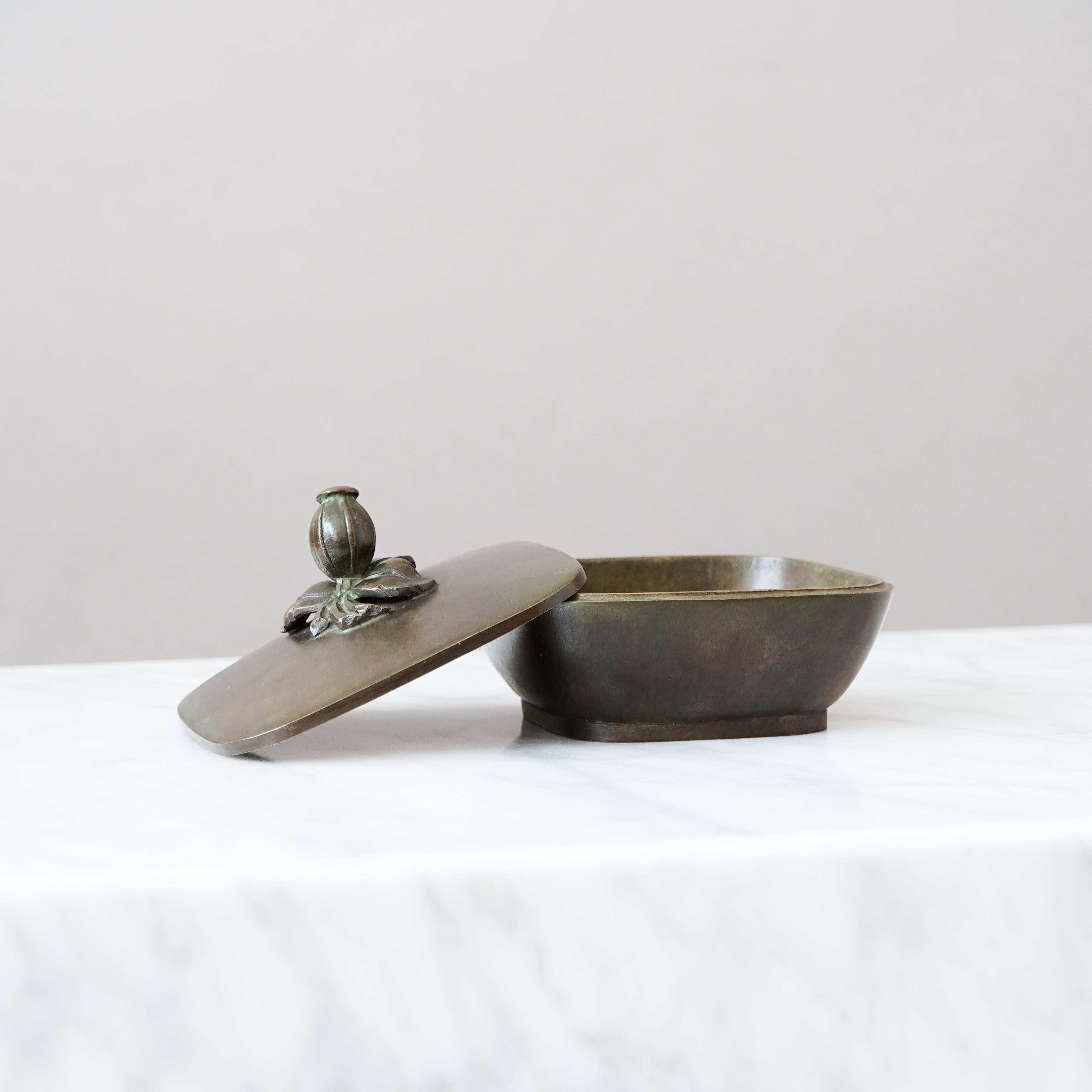 Art déco Art Deco Lidded Bronze Box by GAB Guldsmedsaktiebolaget, Sweden, 1930s en vente