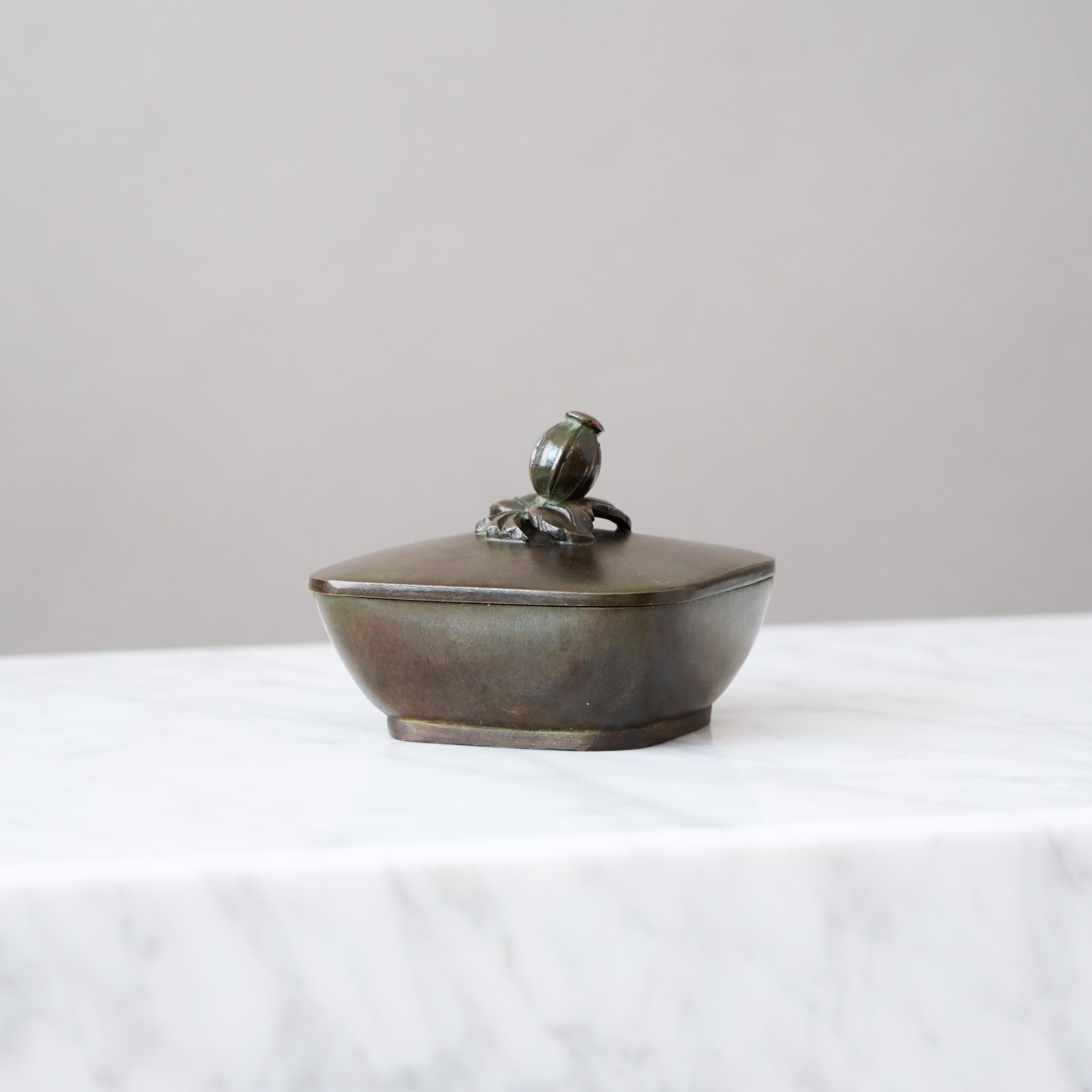 Suédois Art Deco Lidded Bronze Box by GAB Guldsmedsaktiebolaget, Sweden, 1930s en vente