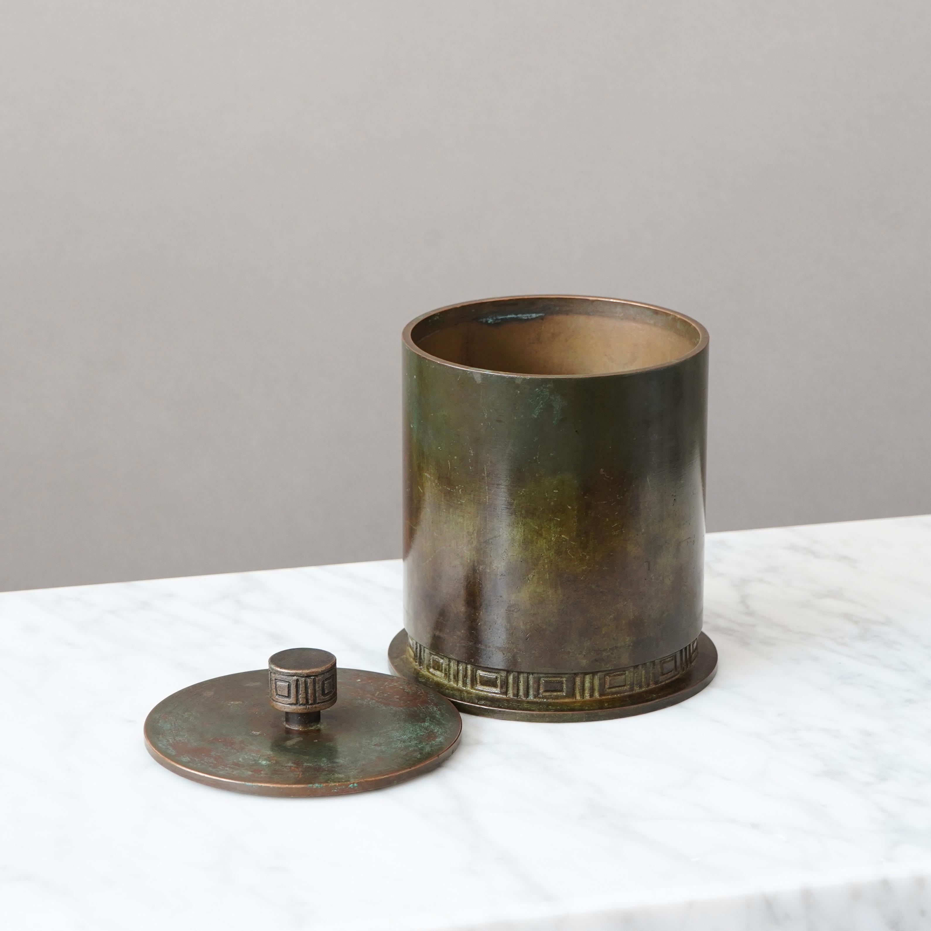 Suédois Art Deco Lidded Bronze Box by GAB Guldsmedsaktiebolaget, Sweden, 1930s en vente