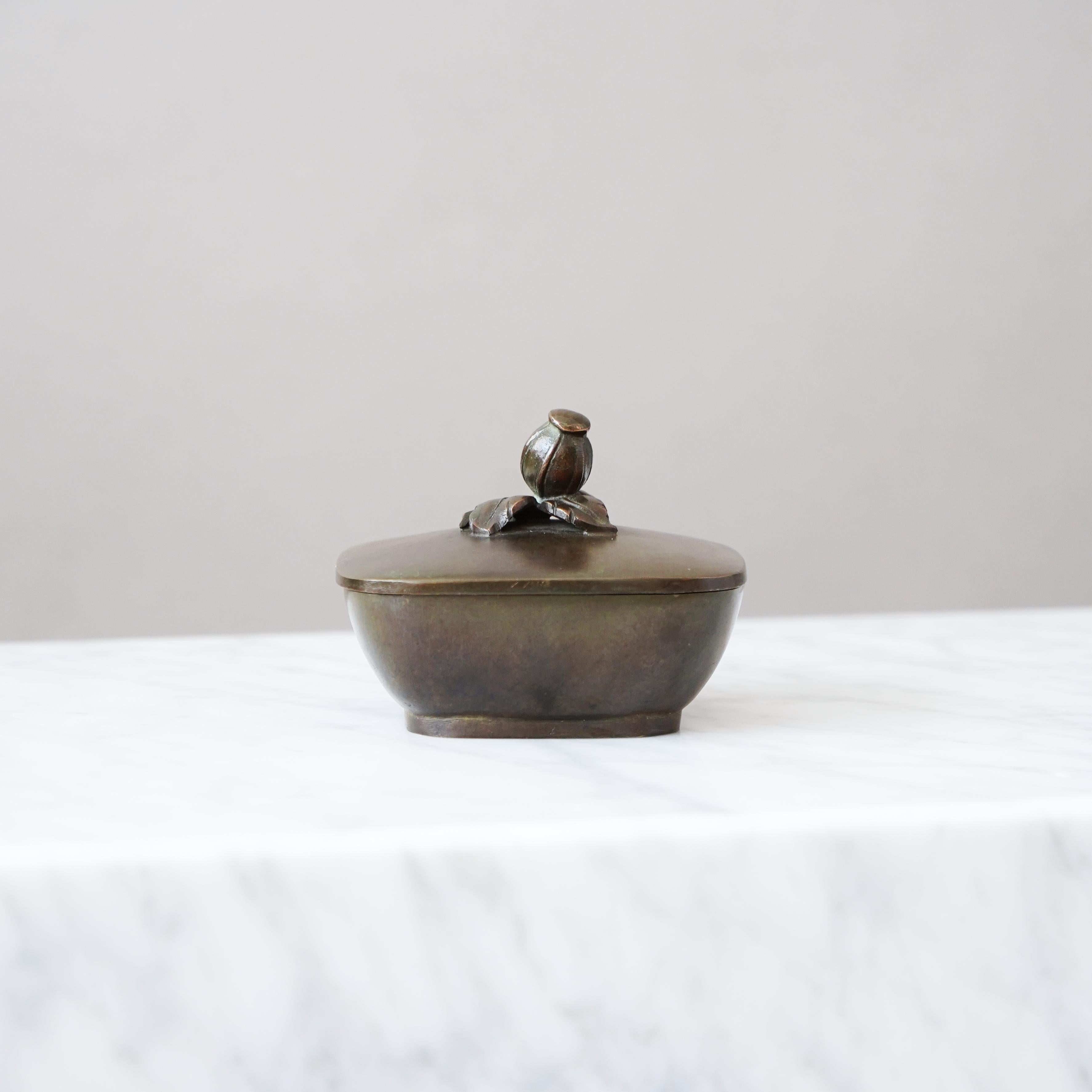 Art Deco Lidded Bronze Box by GAB Guldsmedsaktiebolaget, Sweden, 1930s en vente 1