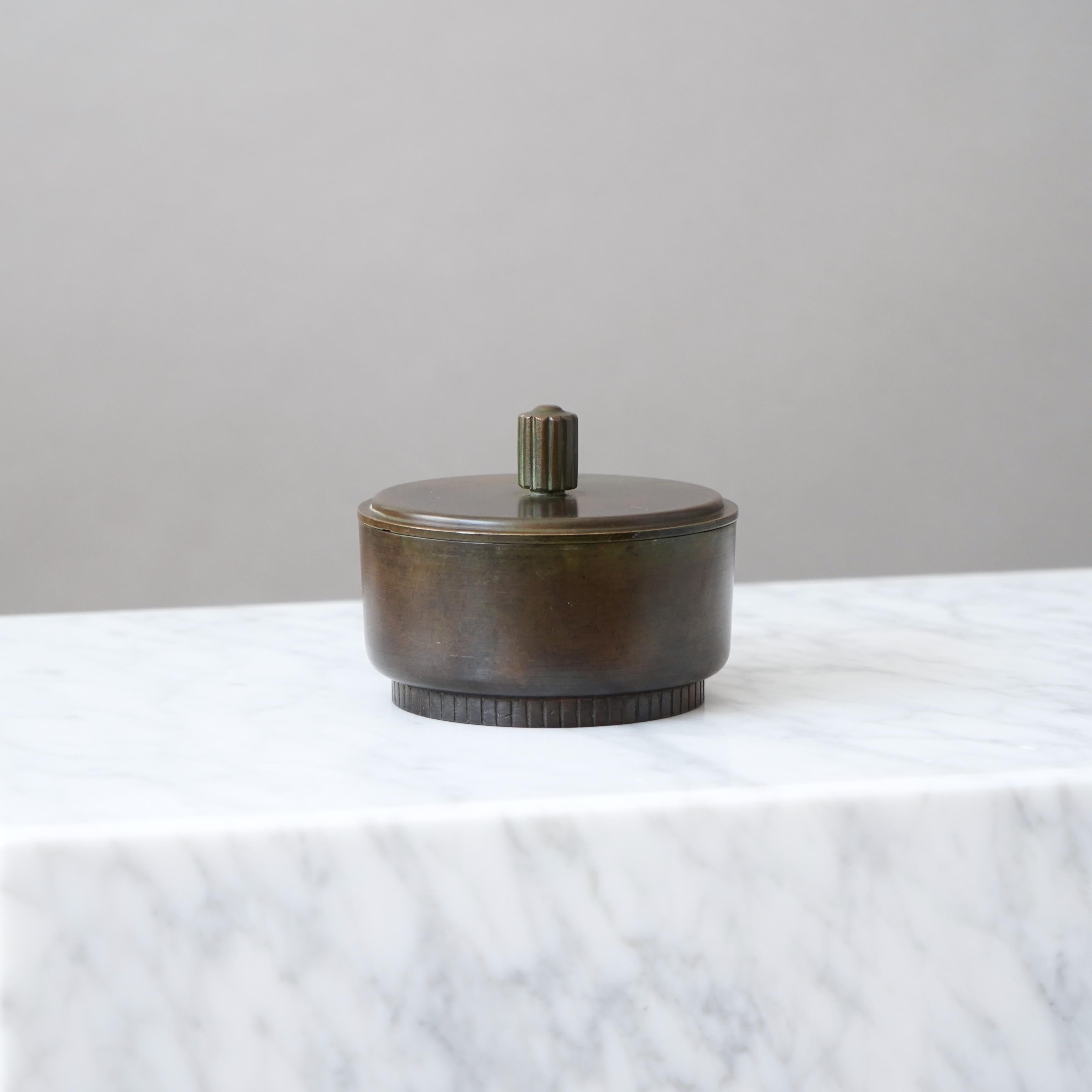 Art Deco Lidded Bronze Box by GAB Guldsmedsaktiebolaget, Sweden, 1930s en venta 1