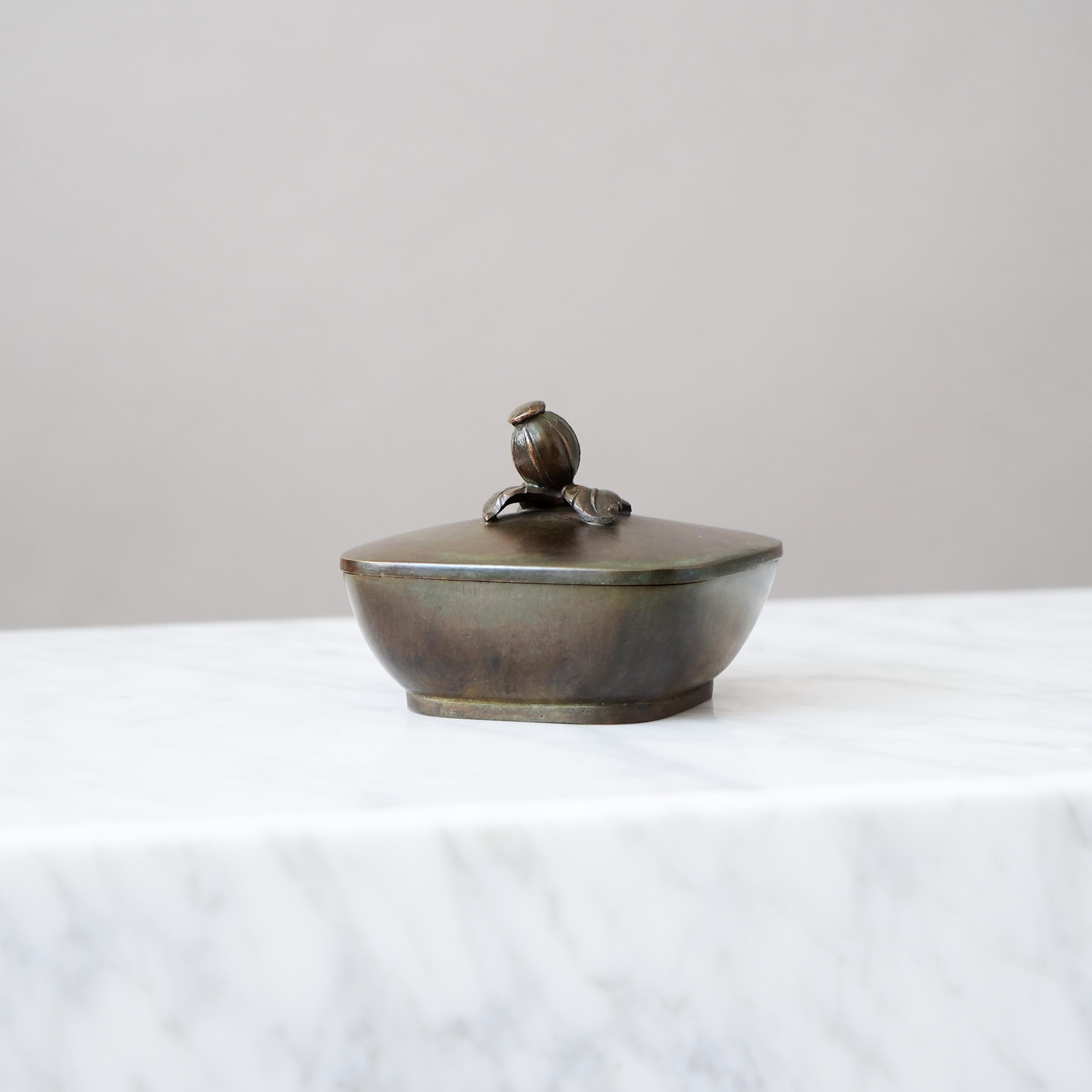 Art Deco Lidded Bronze Box by GAB Guldsmedsaktiebolaget, Sweden, 1930s en vente 2
