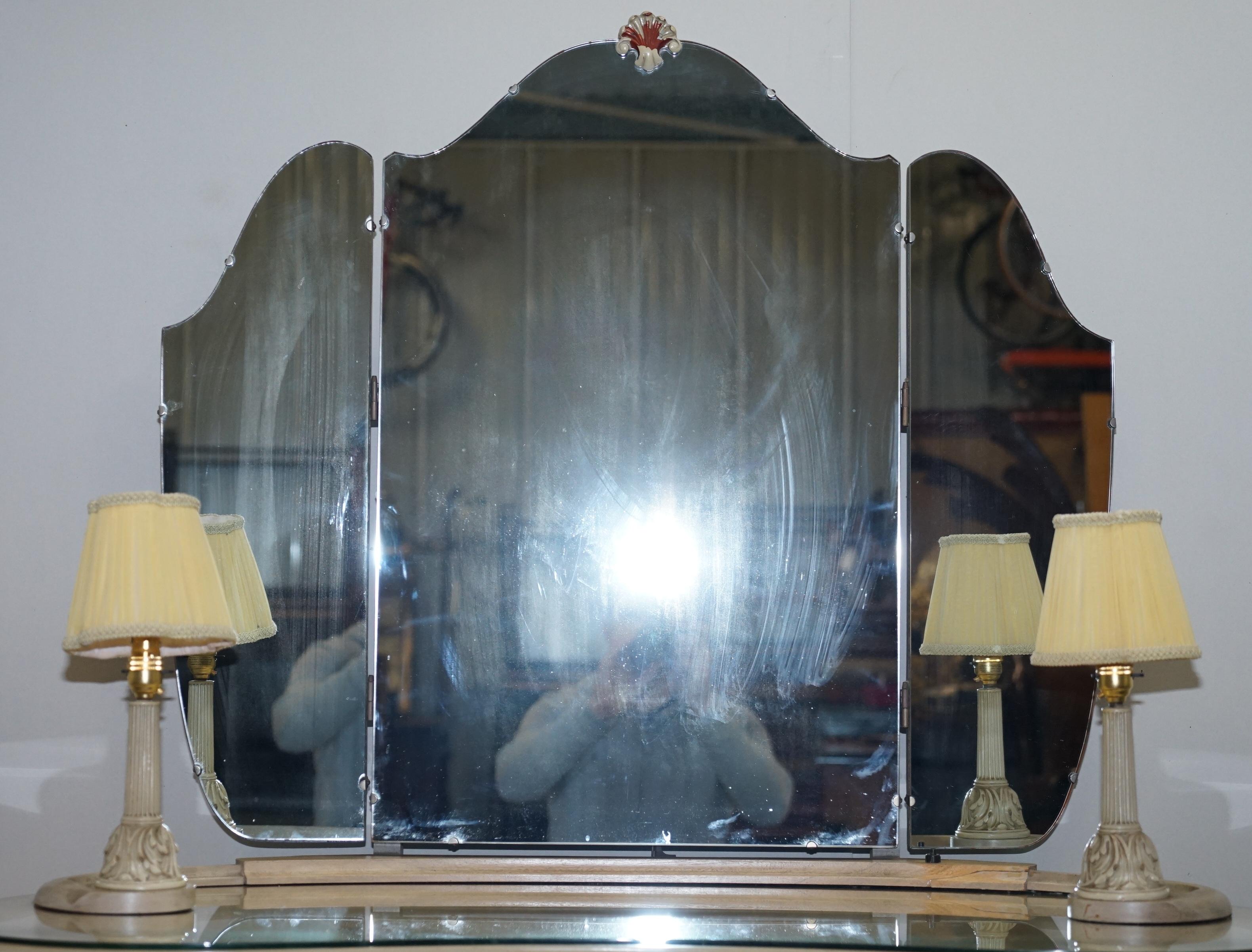 Art Deco Light Walnut Dressing Table with Built in Lights & Tri Folding Mirrors In Good Condition In West Sussex, Pulborough