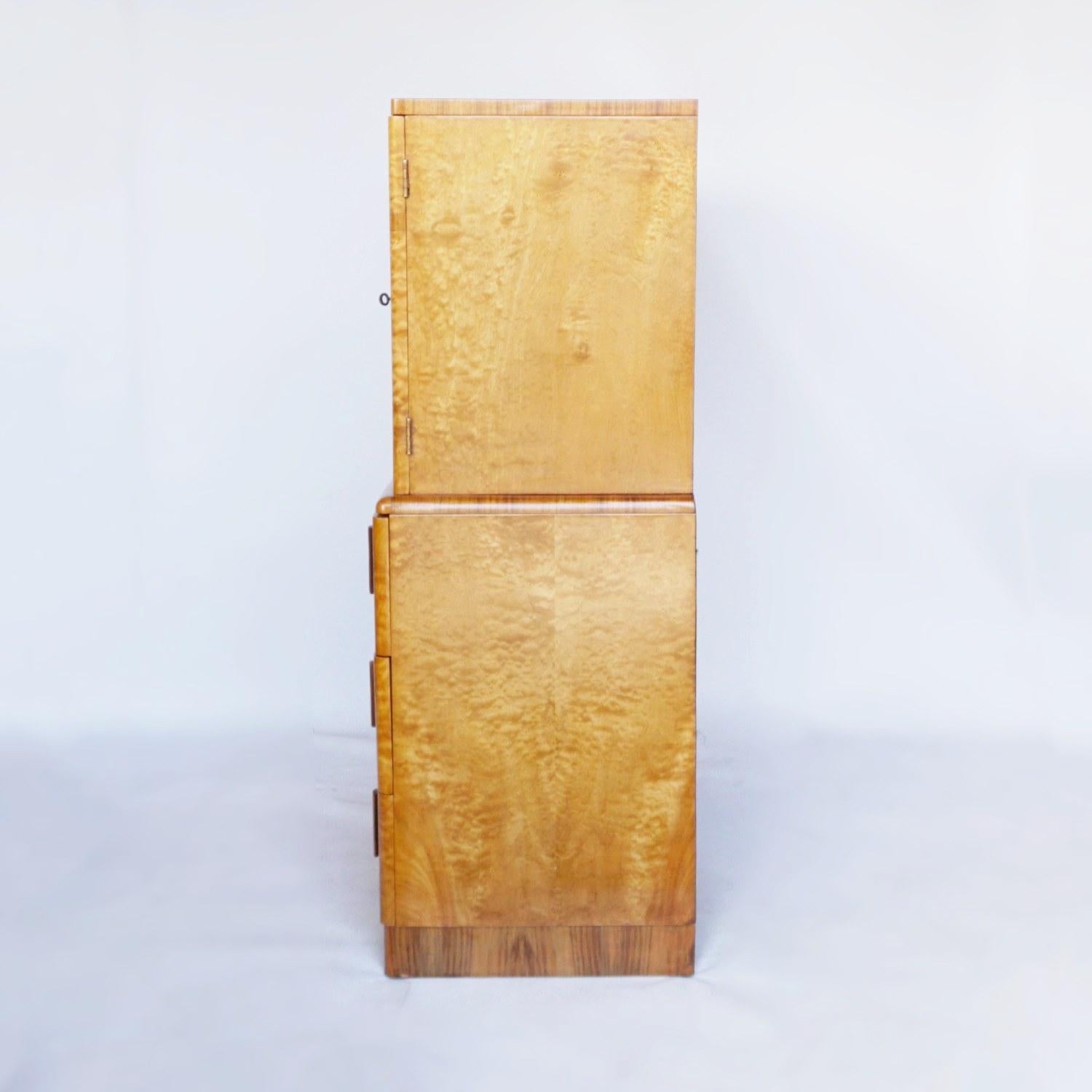 Art Deco Linen Cabinet Satin Birch and Walnut Veneered, English, Circa 1935 6