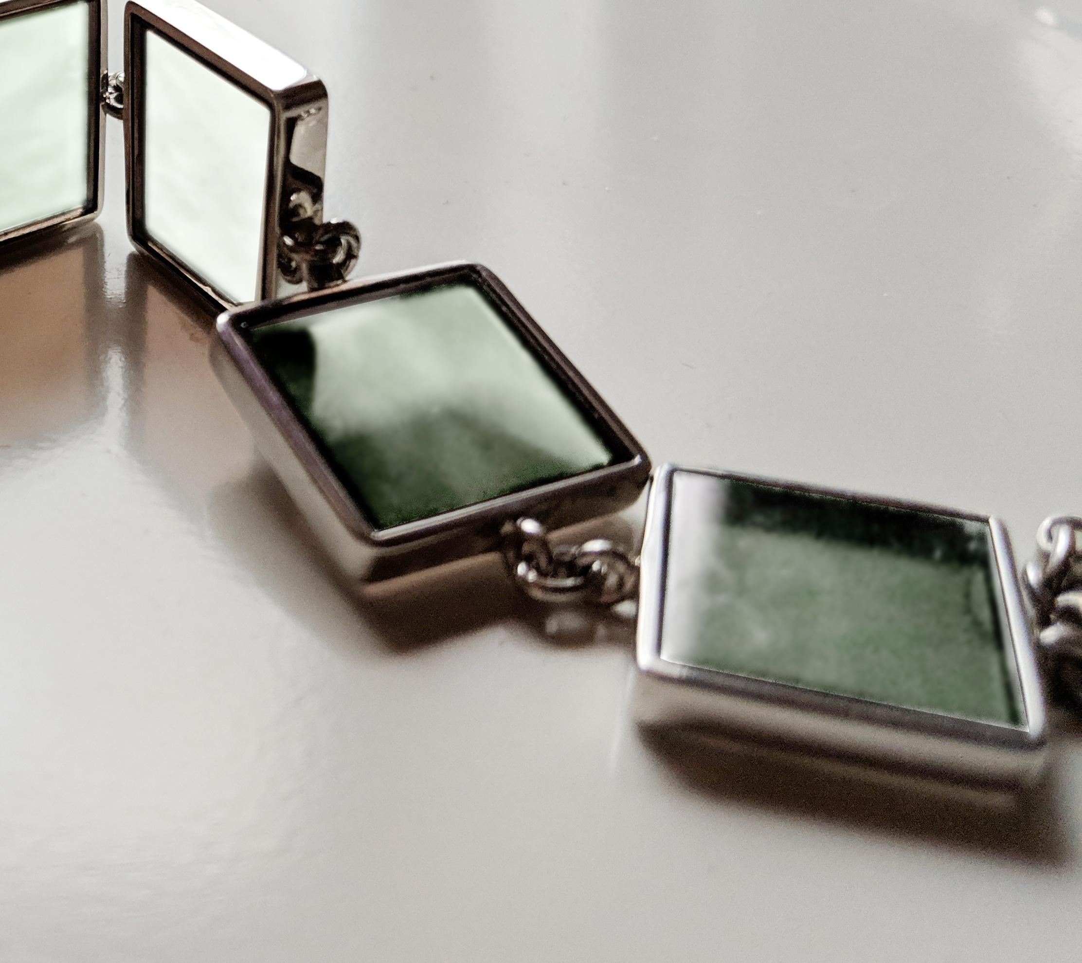 Bracelet de style Art Déco à quartzes verts présenté dans Vogue en vente 5