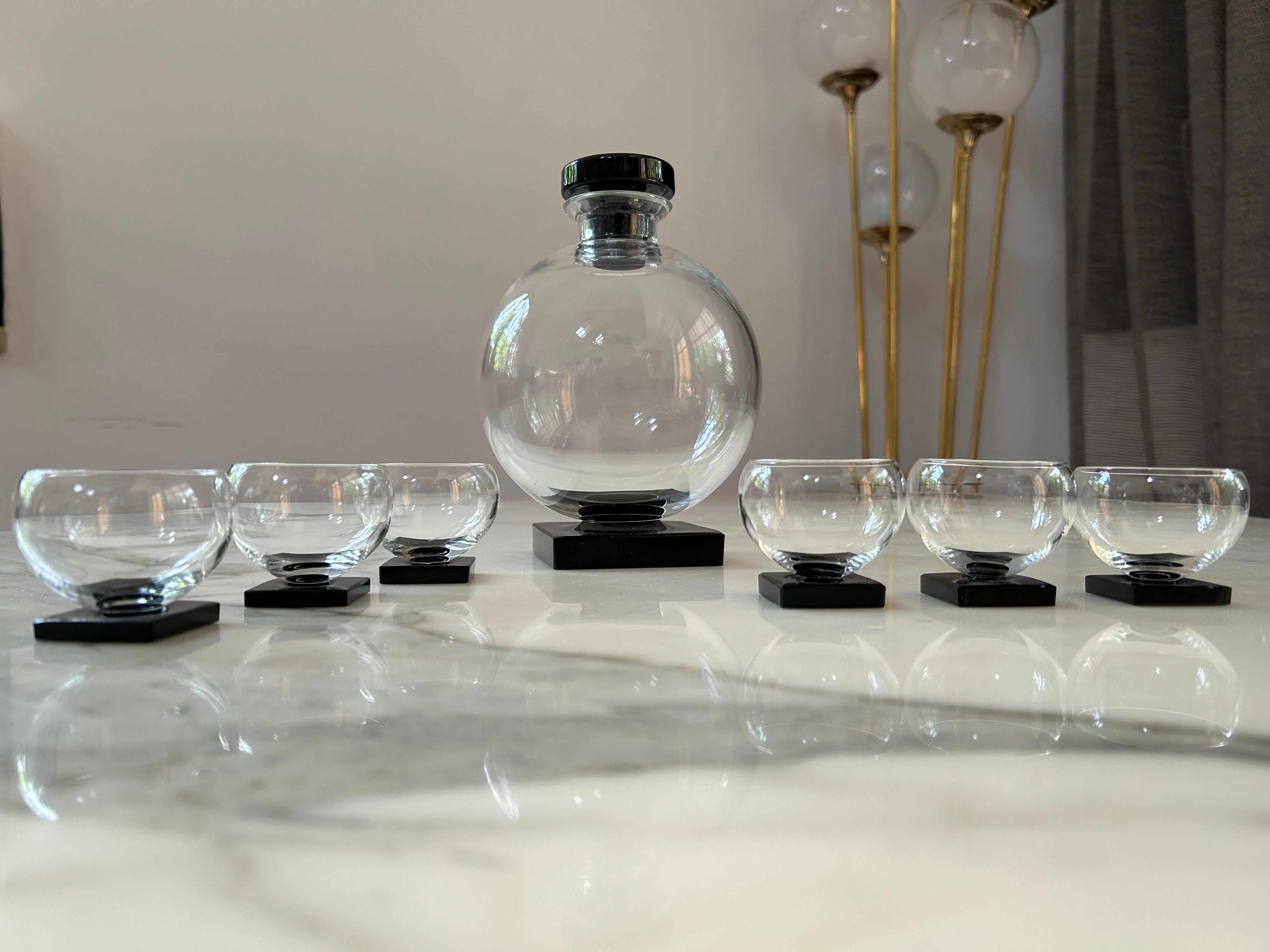Dutch Art Deco Liqueur Set with Decanter & 6 Glasses, In the Style of W. J. Rozendaal For Sale