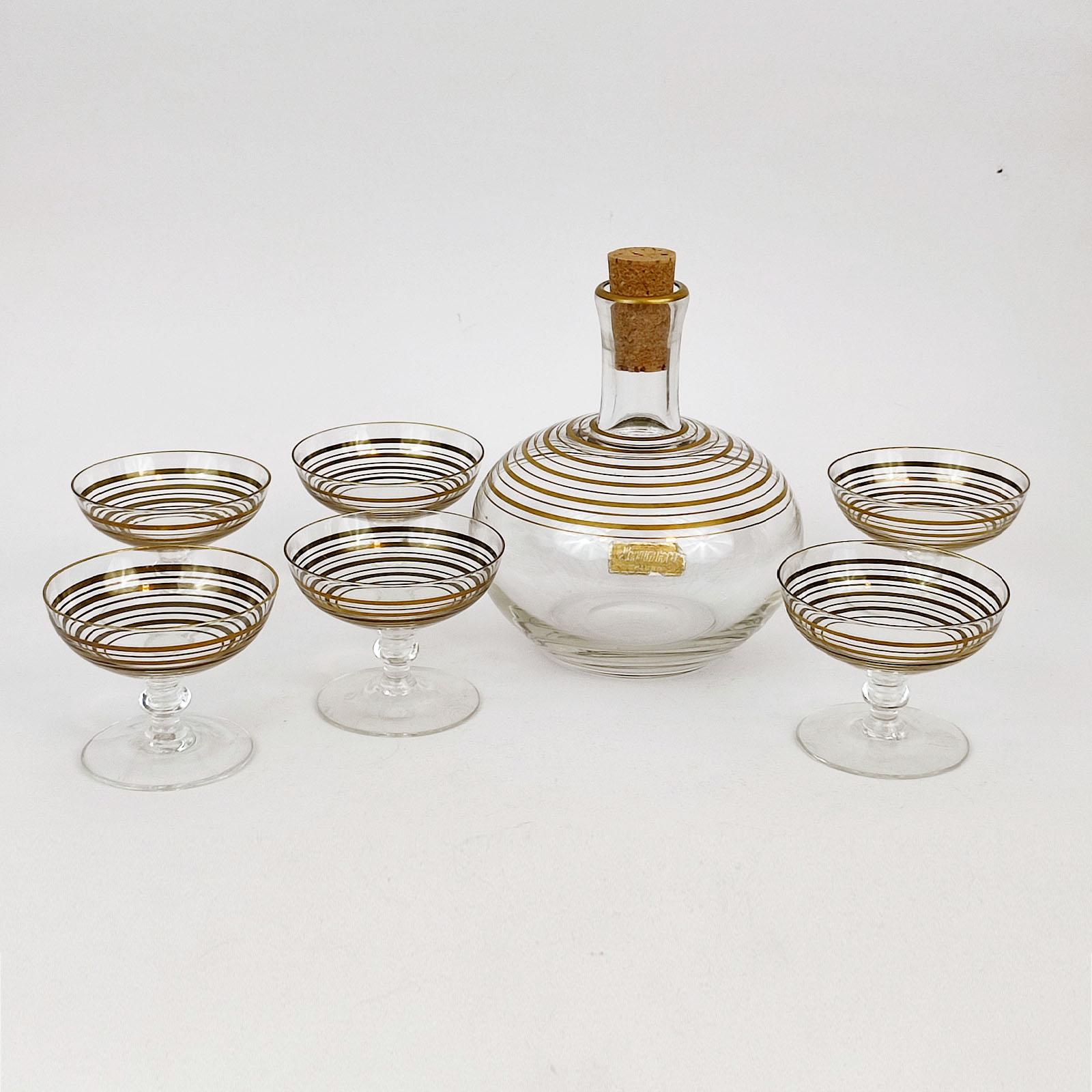 Verre brun Carafe à liqueur et six verres Art Déco, années 1930 en vente