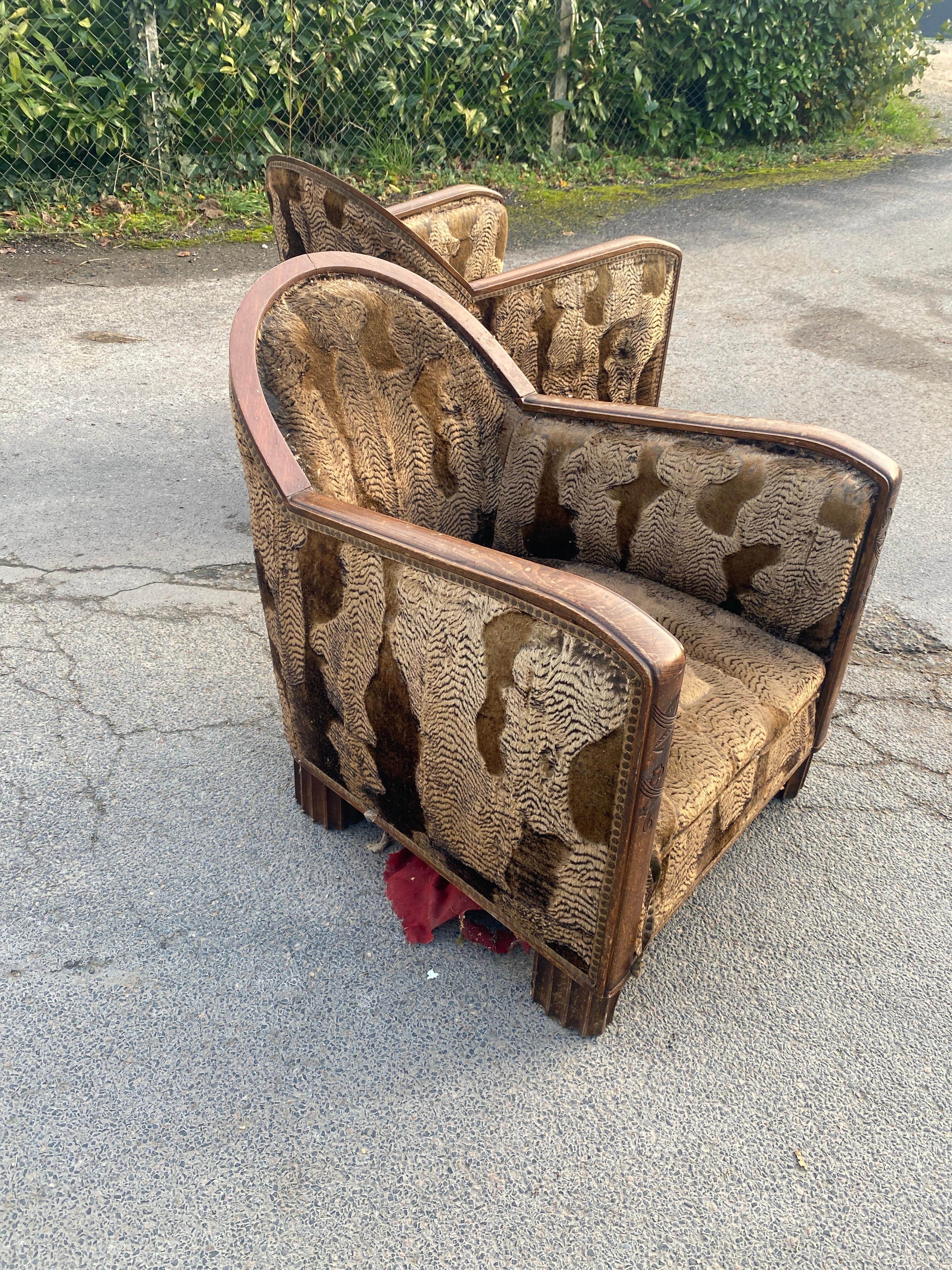 Beech Art Deco living room suite, circa 1930 5 armchairs and a two-seat bench. For Sale