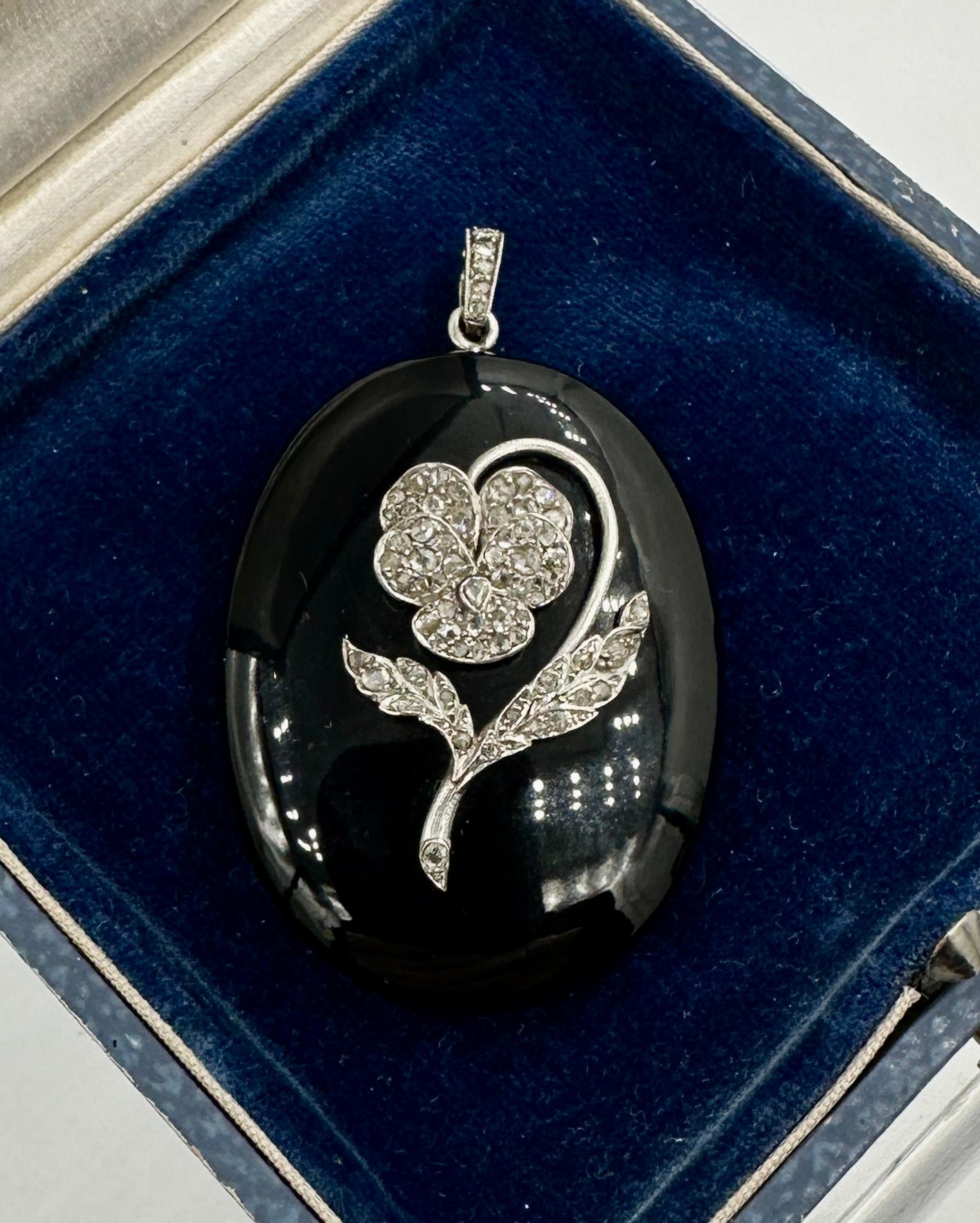 Art Deco Locket Rose Cut Diamond Platinum Pansy Flower Black Onyx Pendant In Excellent Condition For Sale In New York, NY