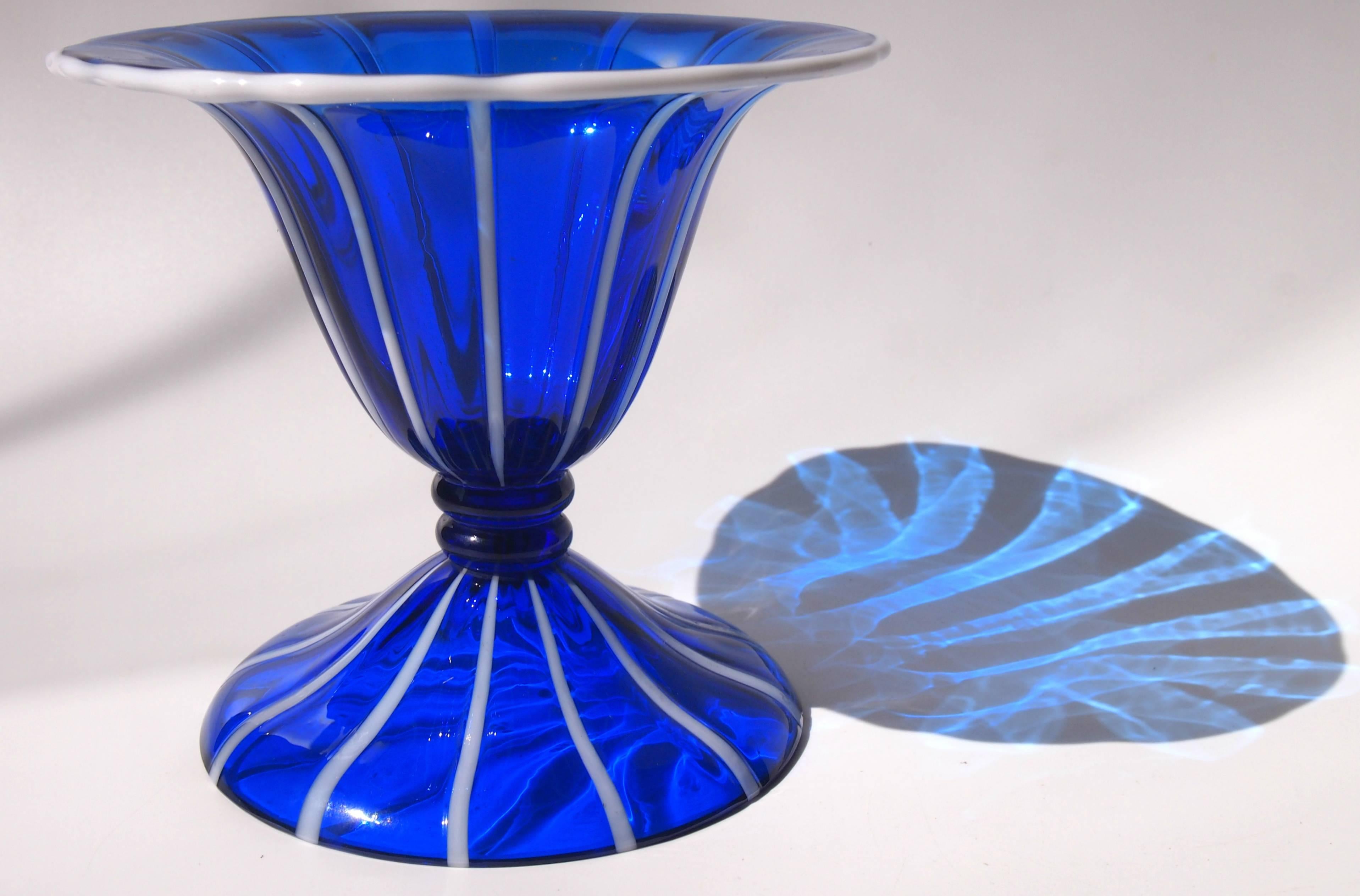 Art Deco Loetz Ausfuehrung 157 Vase in Blue and White by Michael Powolny In Excellent Condition In London, GB