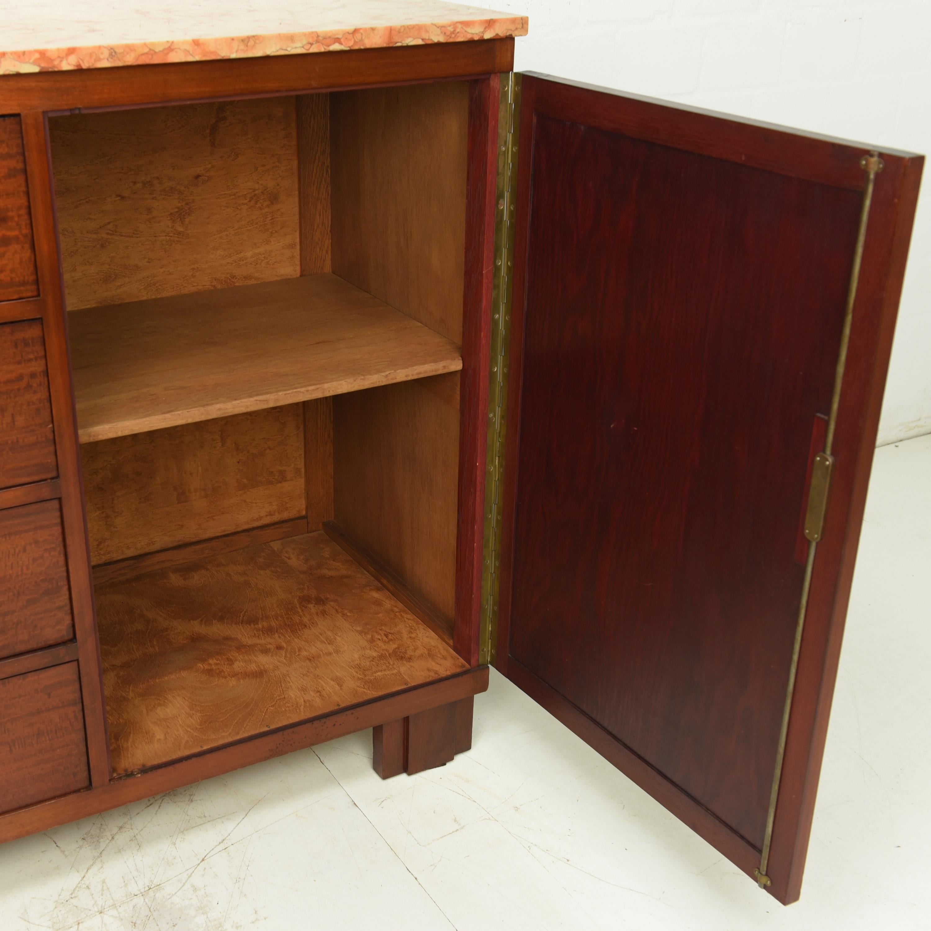 Art Deco Long Sideboard in Mahogany, circa 1925 For Sale 1