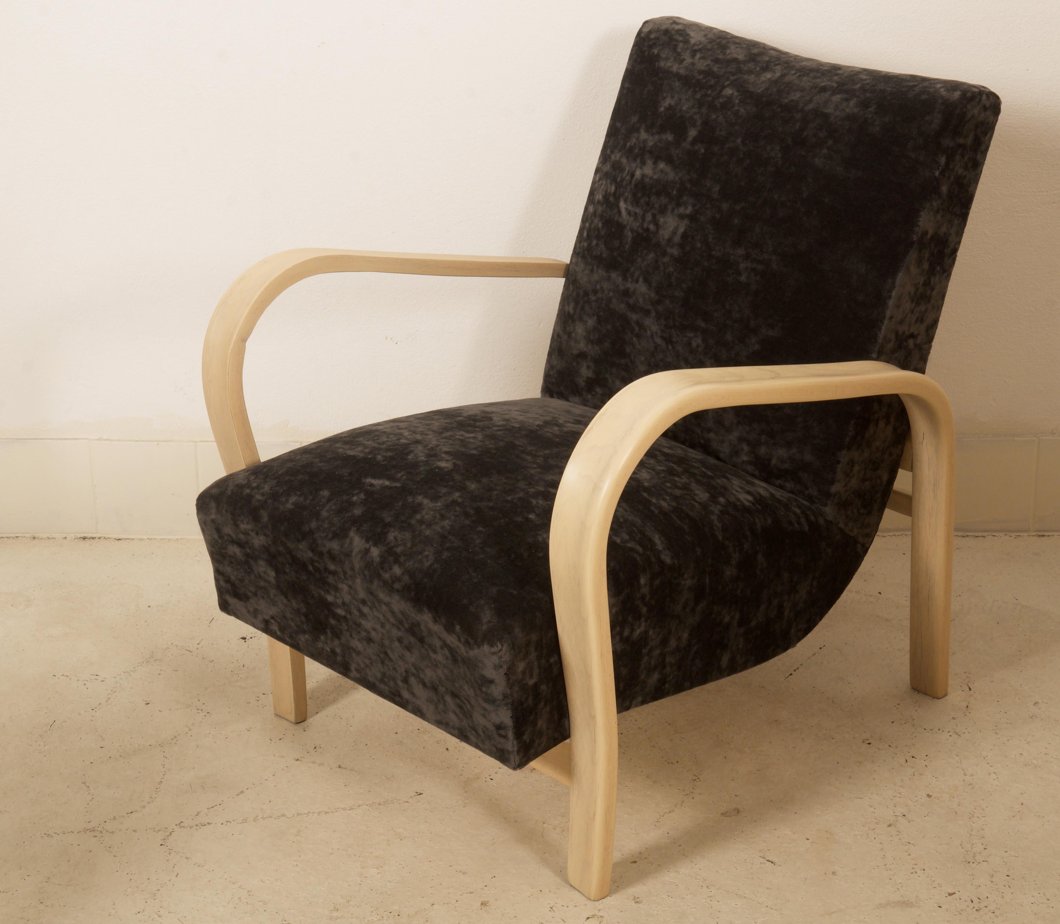 Beech bentwood frame upholstered seat and back rest. Designed in 1930s by Jindrich Halabala. Excelent restored, another upholstery on request possible. 
Set of two.