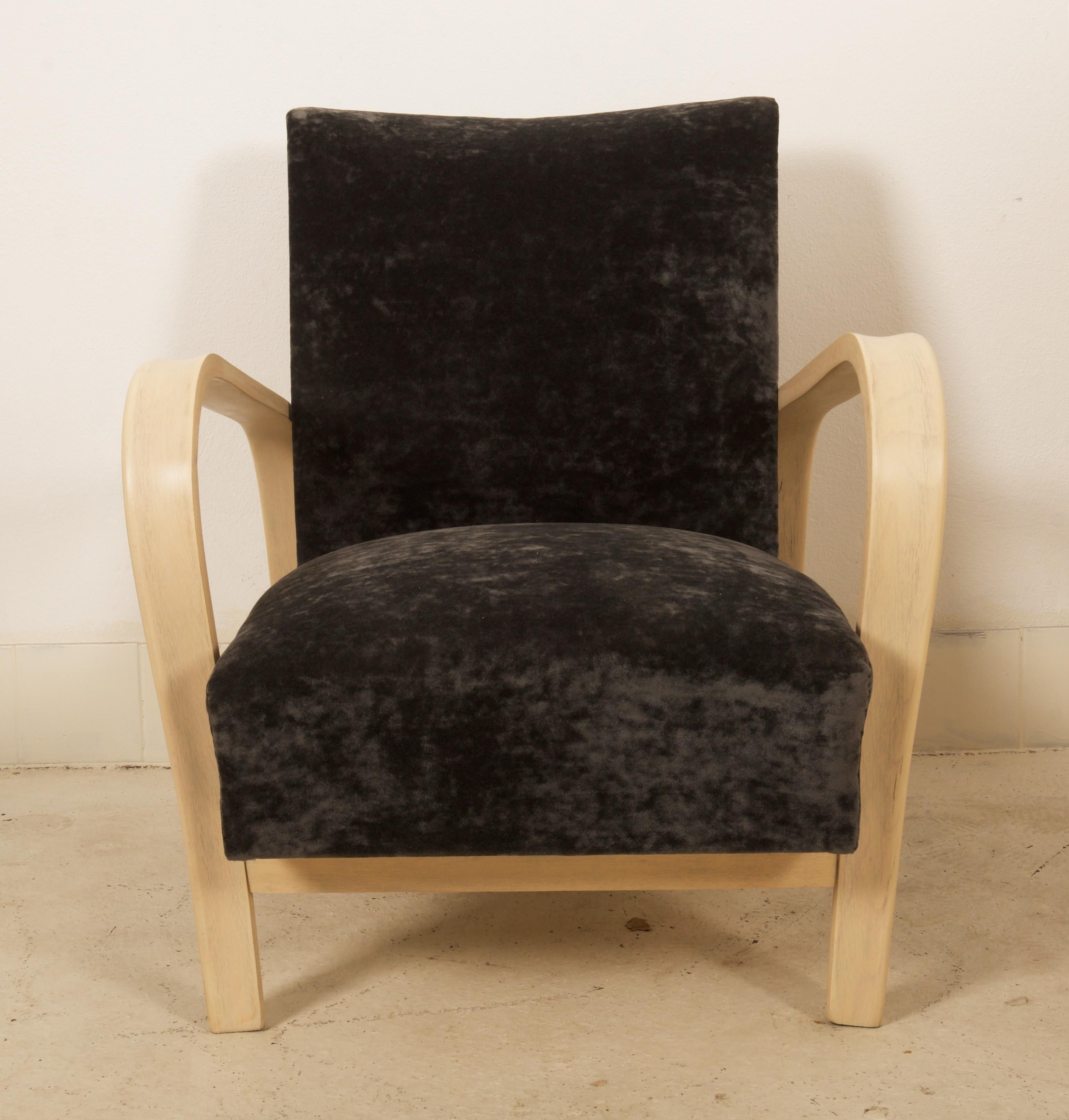Mid-20th Century Art Deco Lounge Chair by Jindrich Halabala For Sale