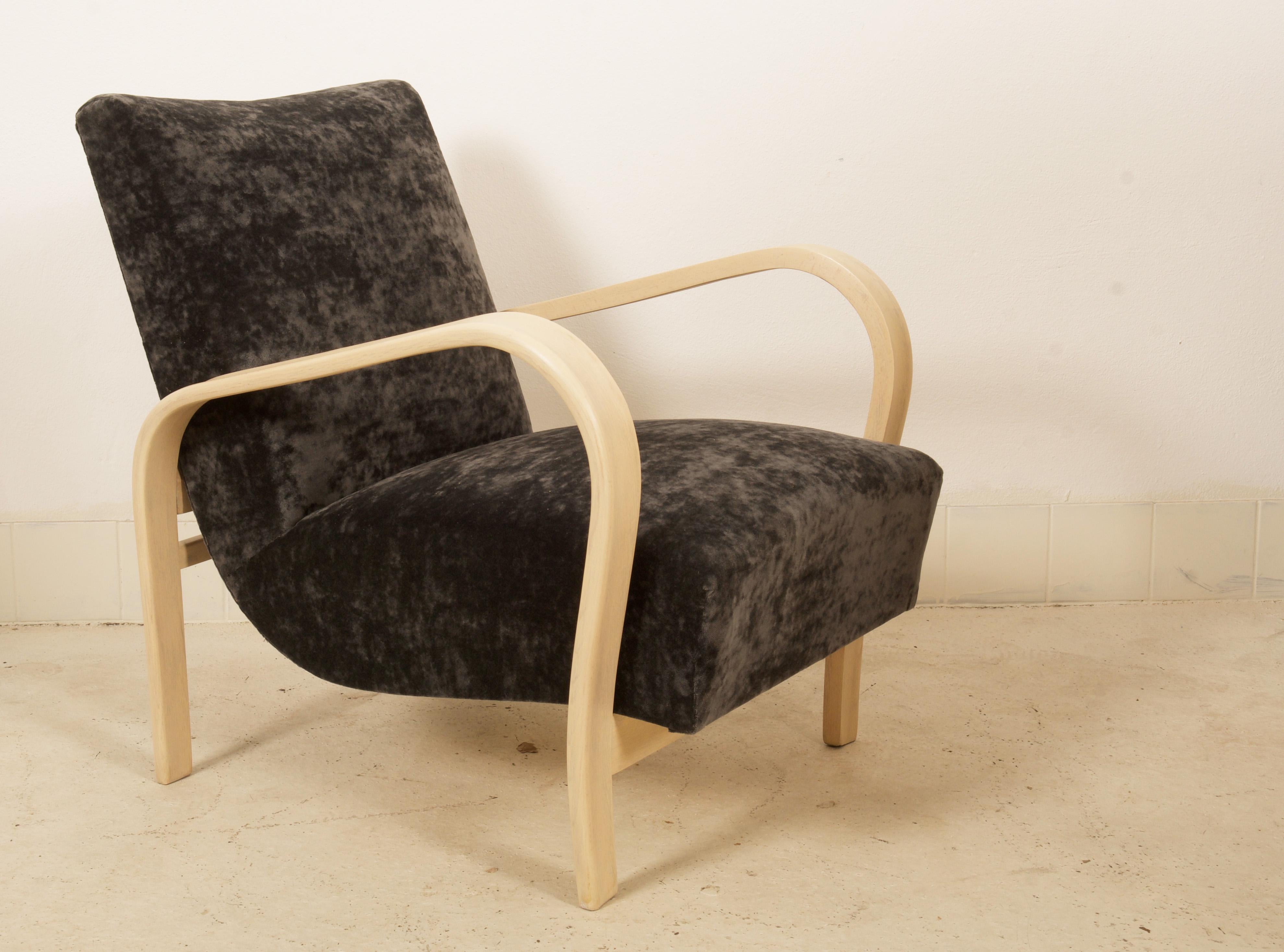 Beech Art Deco Lounge Chair by Jindrich Halabala For Sale