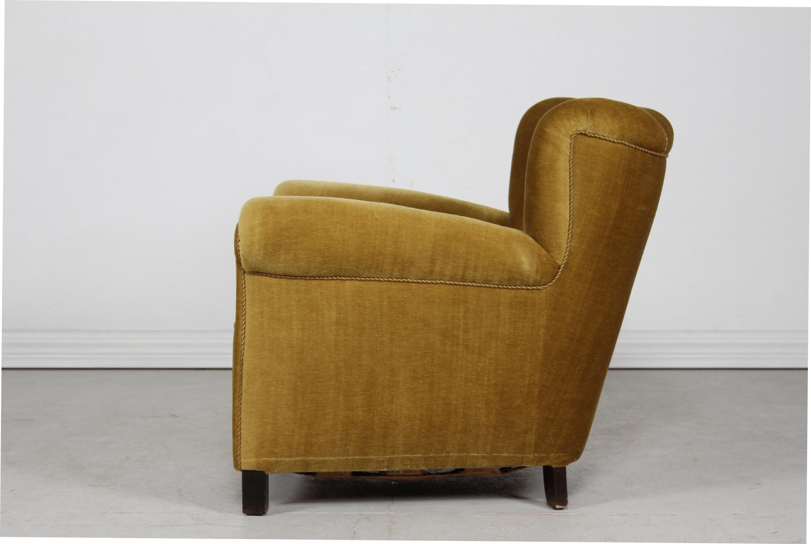 vintage overstuffed chairs