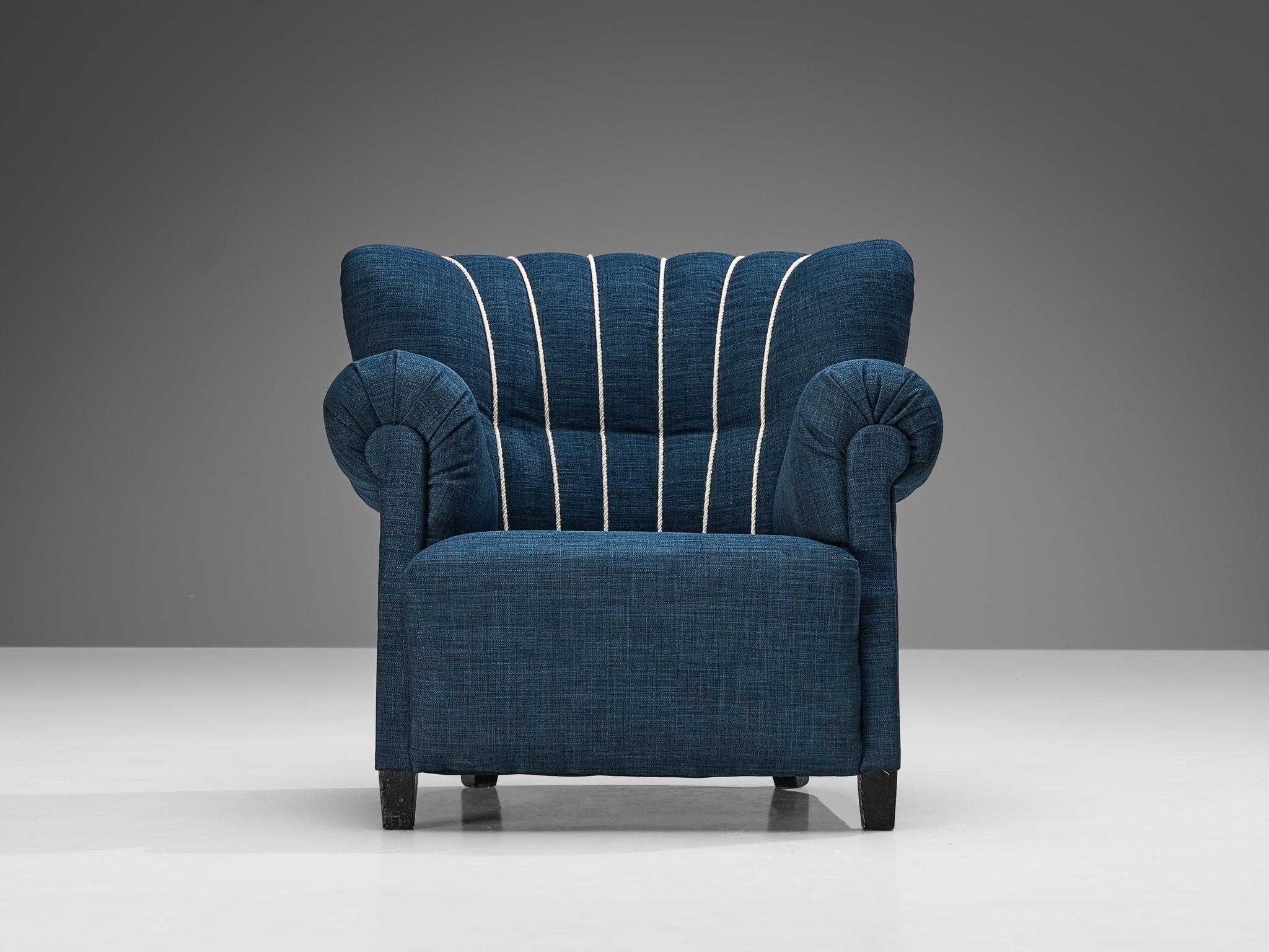 Art Deco Lounge Chair in Blue Upholstery In Good Condition For Sale In Waalwijk, NL