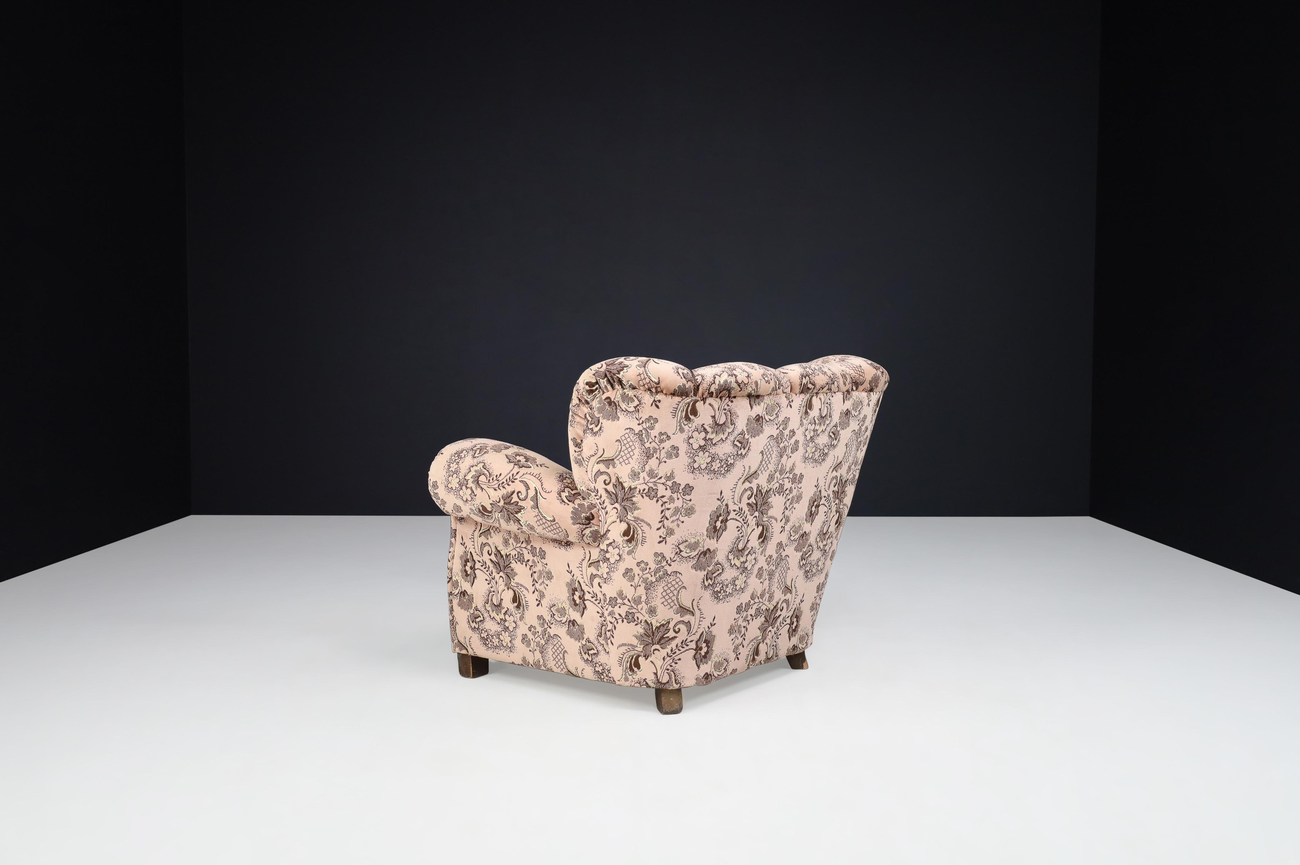 Art Deco Lounge Chair in Floral Fabric Prague, 1930s For Sale 5