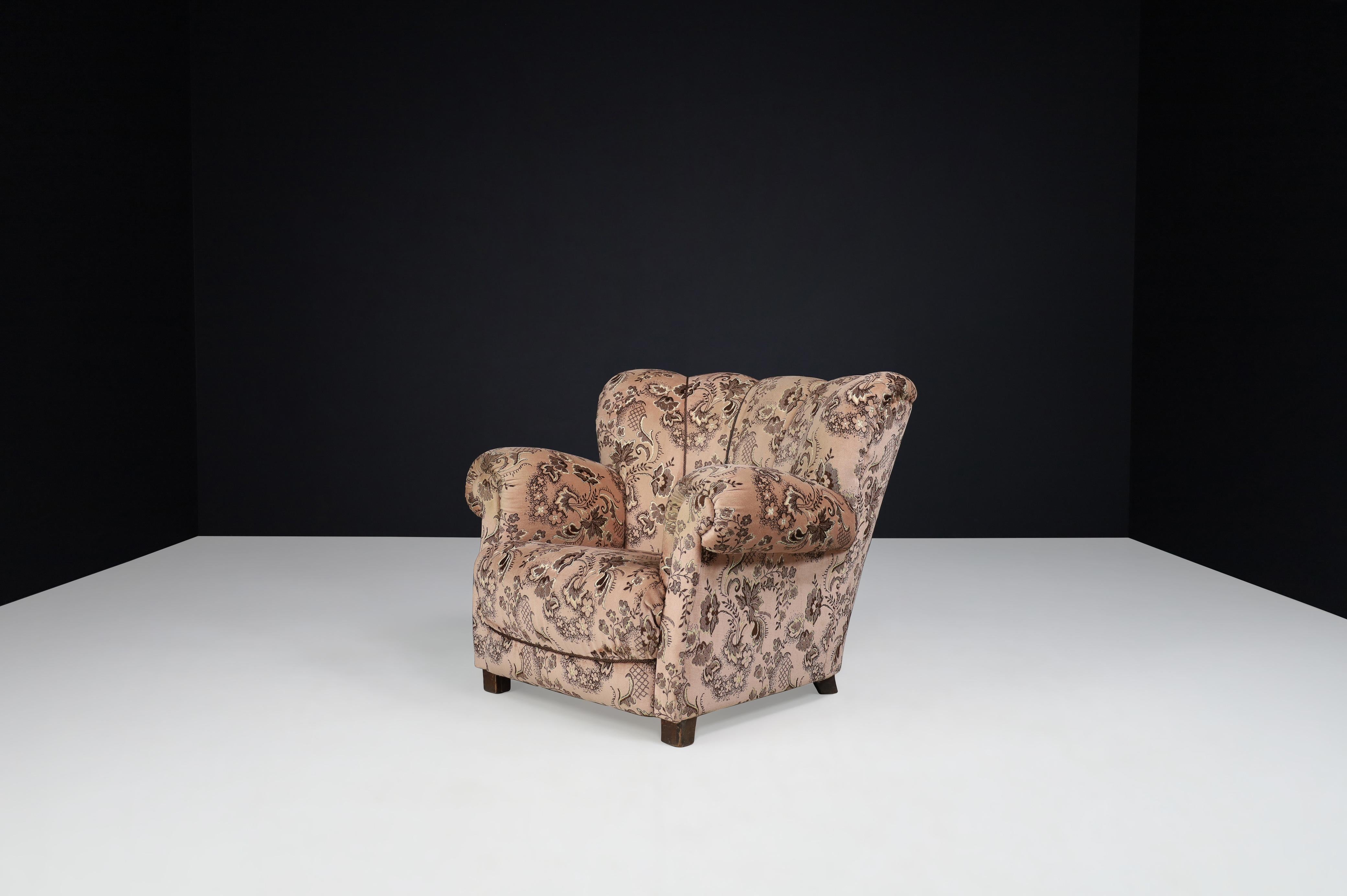 Czech Art Deco Lounge Chair in Floral Fabric Prague, 1930s For Sale