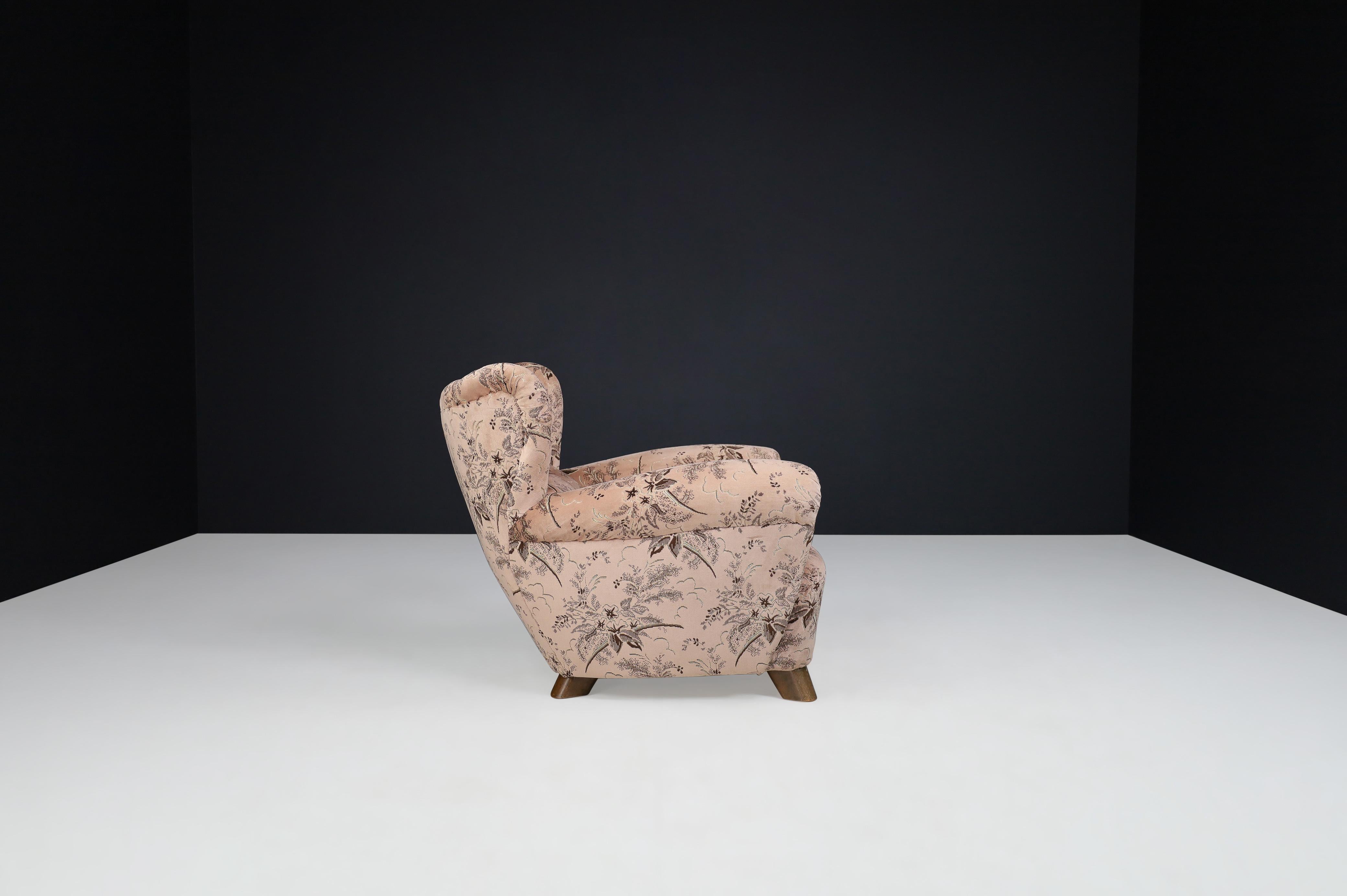 Tissu Fauteuil de salon Art déco en tissu floral Prague, années 1930 en vente