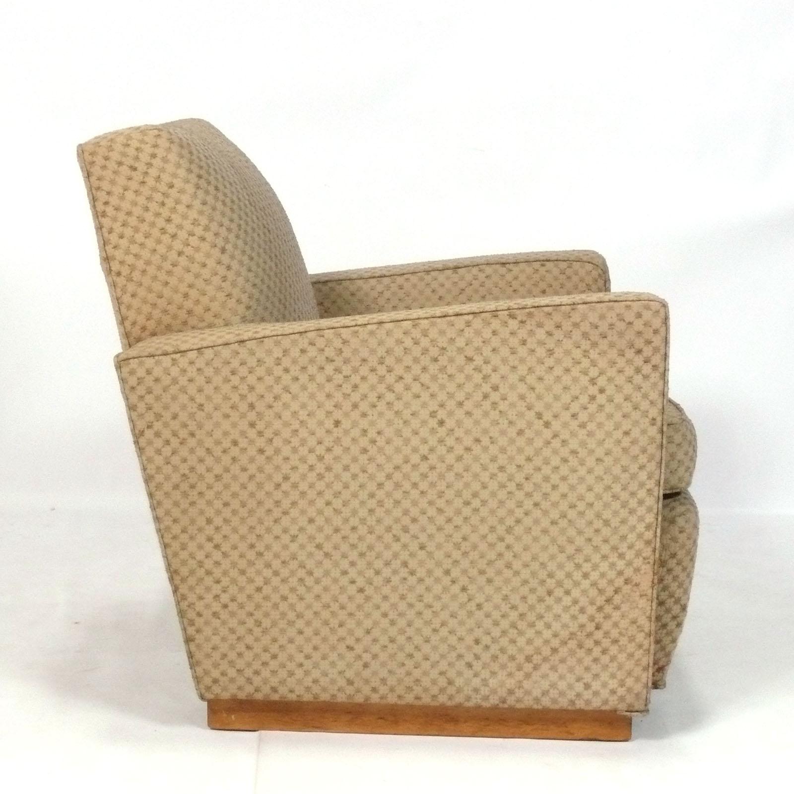 Sillón Art Decó Retapizado en tu Tela Estadounidense en venta