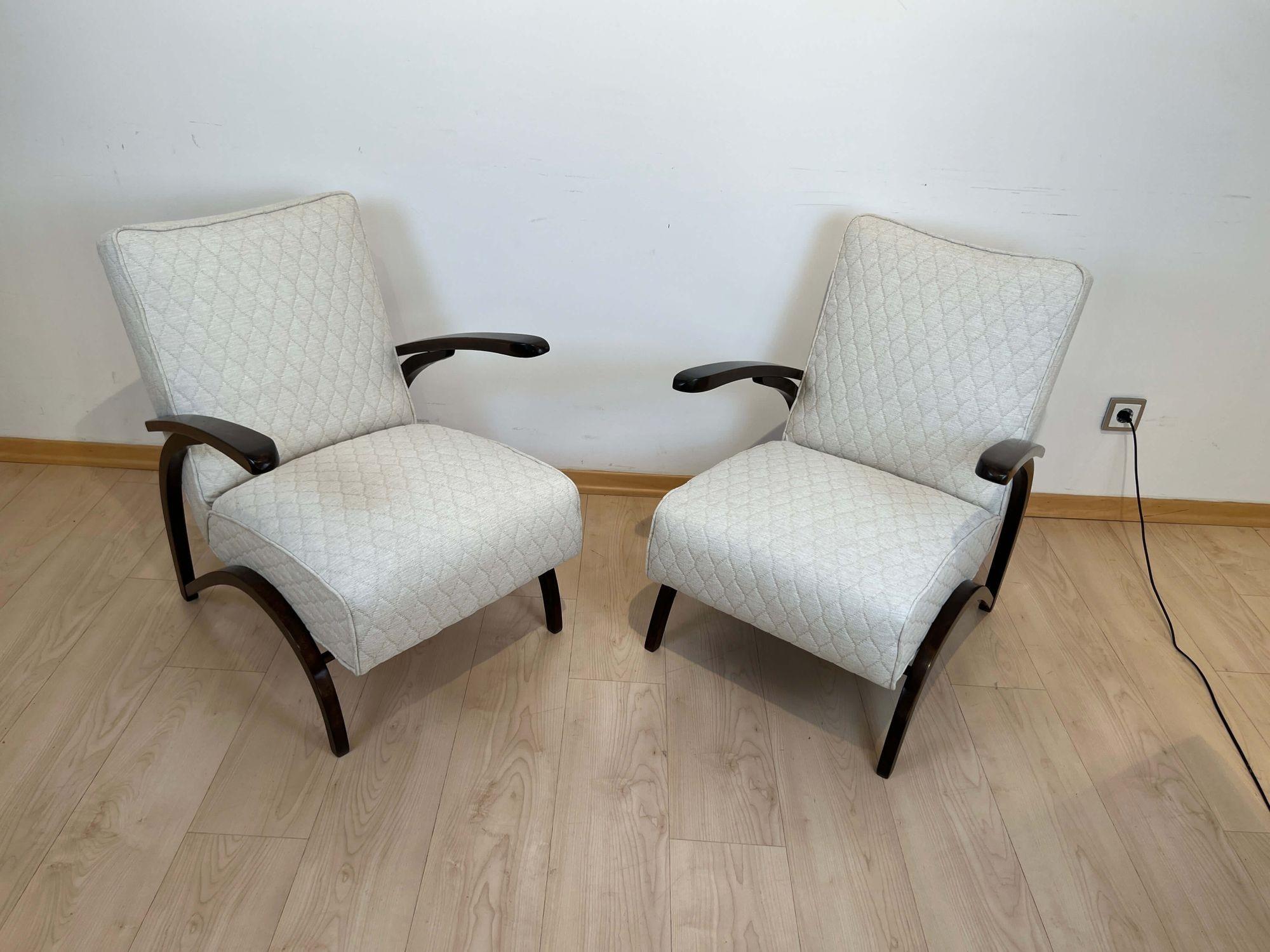 Early 20th Century Pair of Art Deco Lounge Chairs by J. Halabala, Czech Republic circa 1930 For Sale