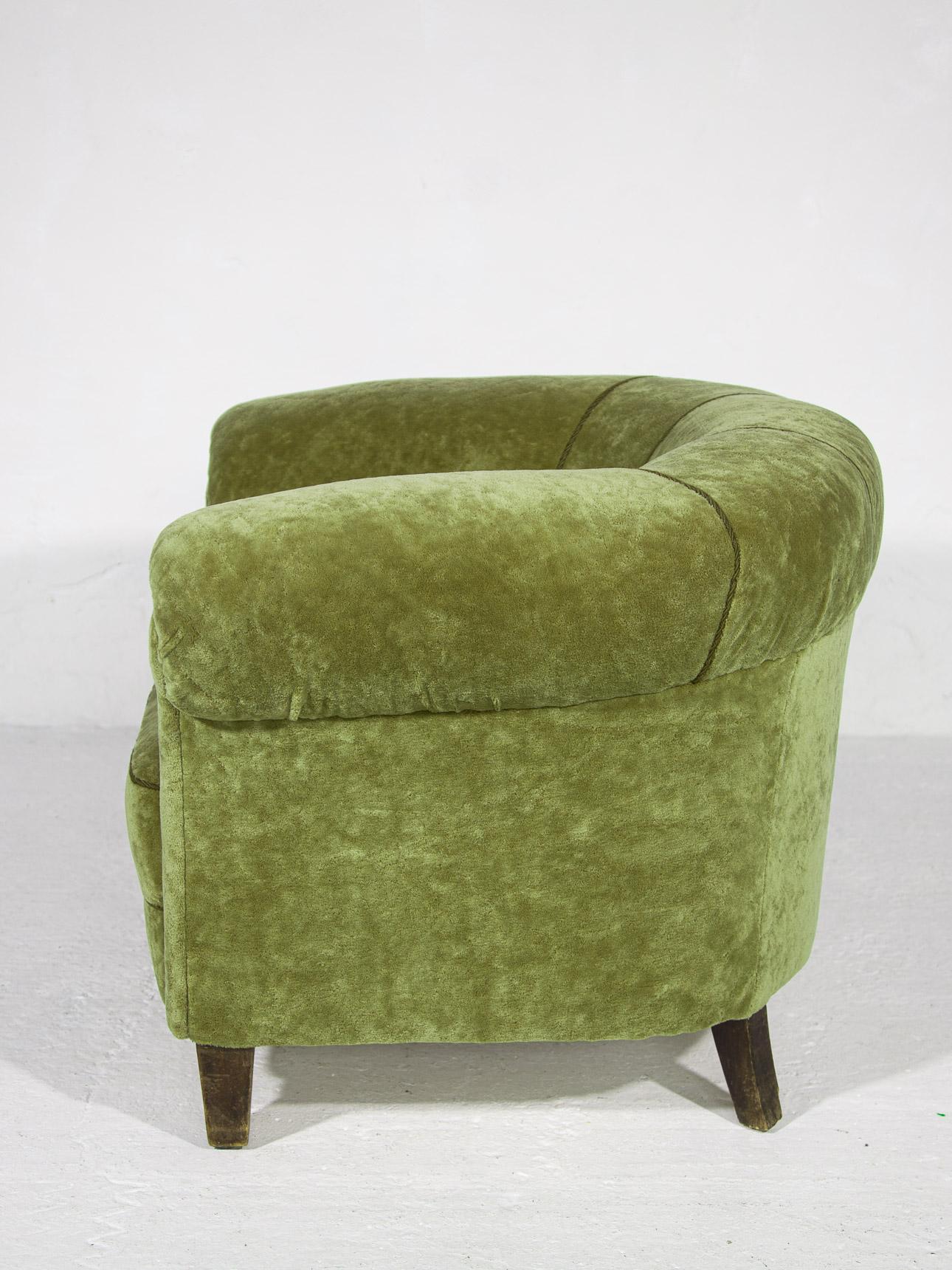 Art déco-Loungesessel mit grüner, oliv-olivfarbener Samtpolsterung (Frühes 20. Jahrhundert) im Angebot