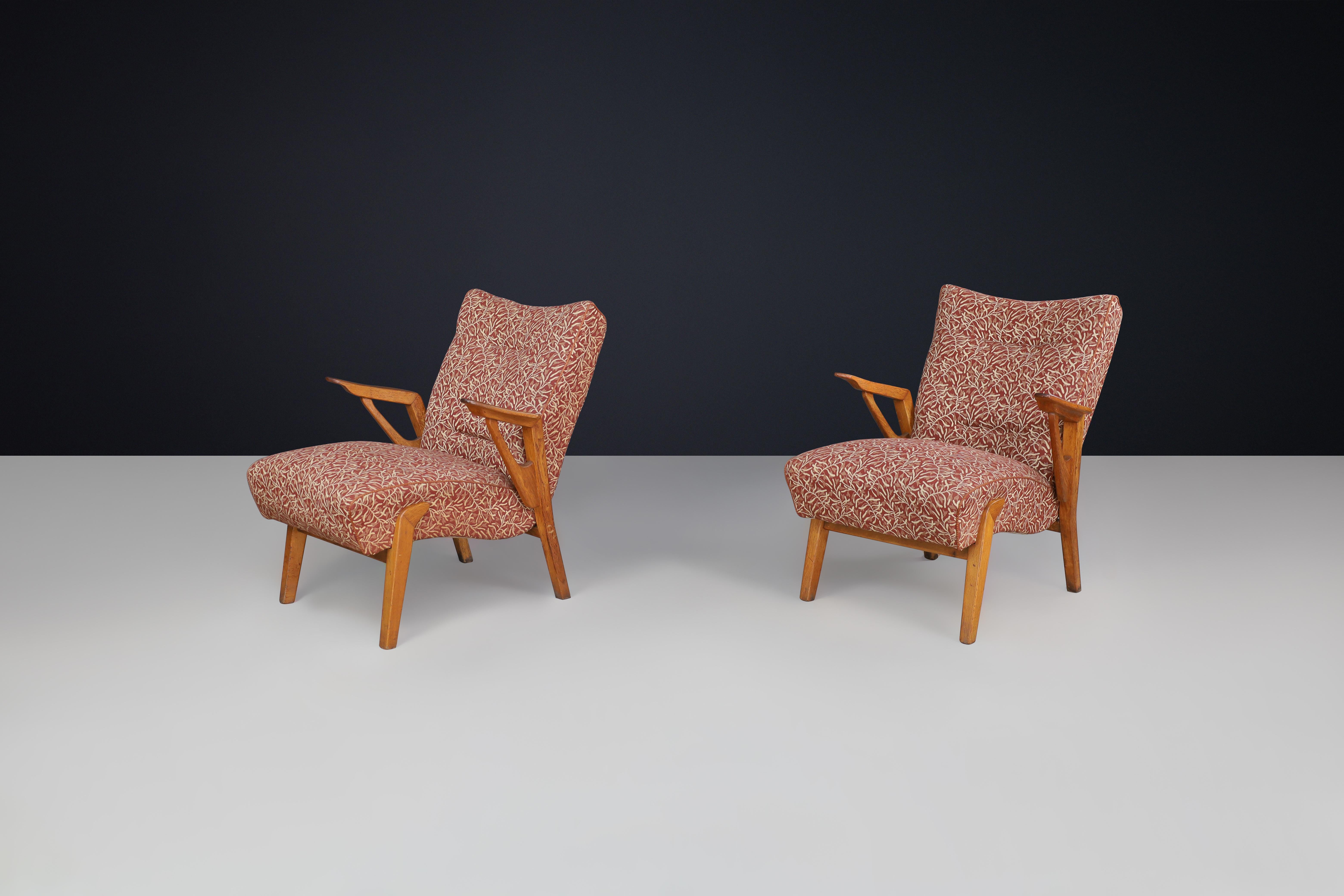 Art Deco lounge chairs in Oak and Original Upholstery By Antonin Kybal, CZ 1930s For Sale 3