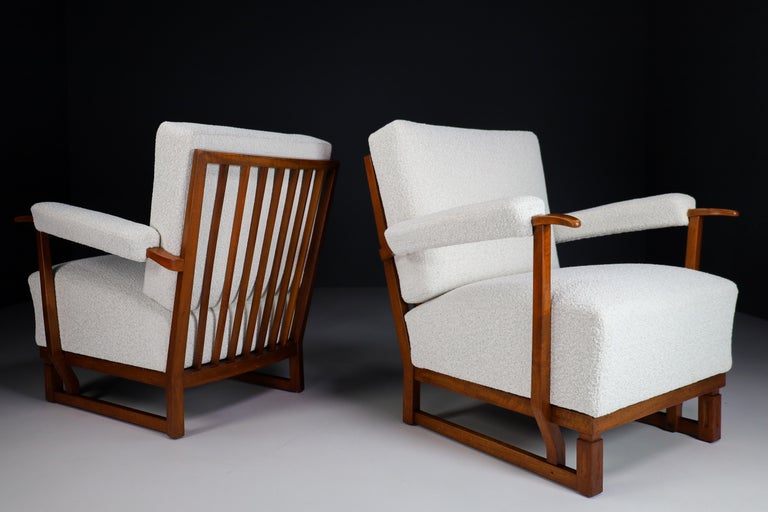 Art Deco Lounge Chairs in Oak & Reupholstered in Bouclé Fabric France '40s In Good Condition For Sale In Almelo, NL