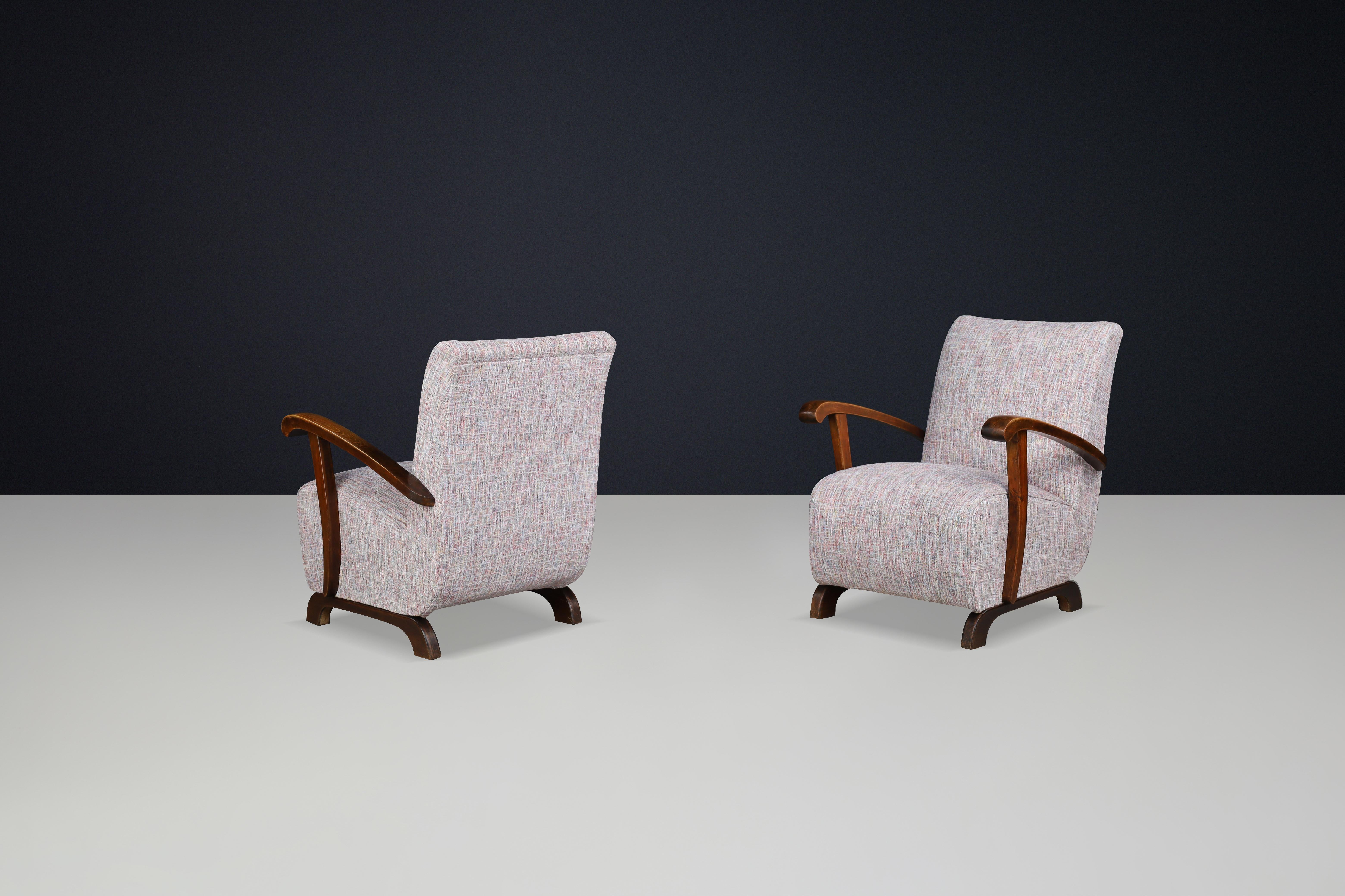 Tappezzeria Sedie da salotto Art Deco in legno di faggio patinato e tessuto multicolore, CZ 1940s in vendita
