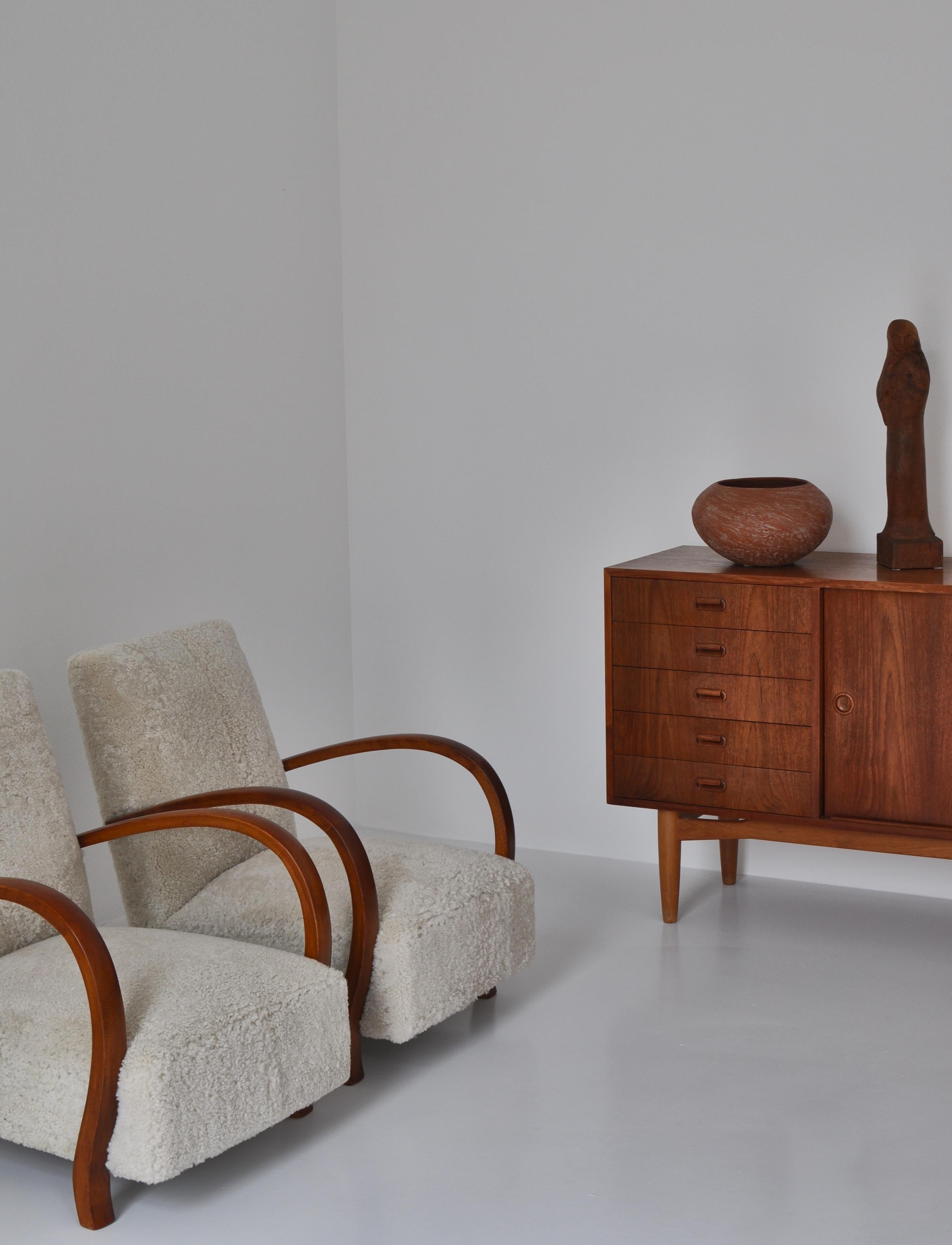 Art Deco Lounge Chairs in White Sheepskin and Stained Beech, Denmark, 1930s 10