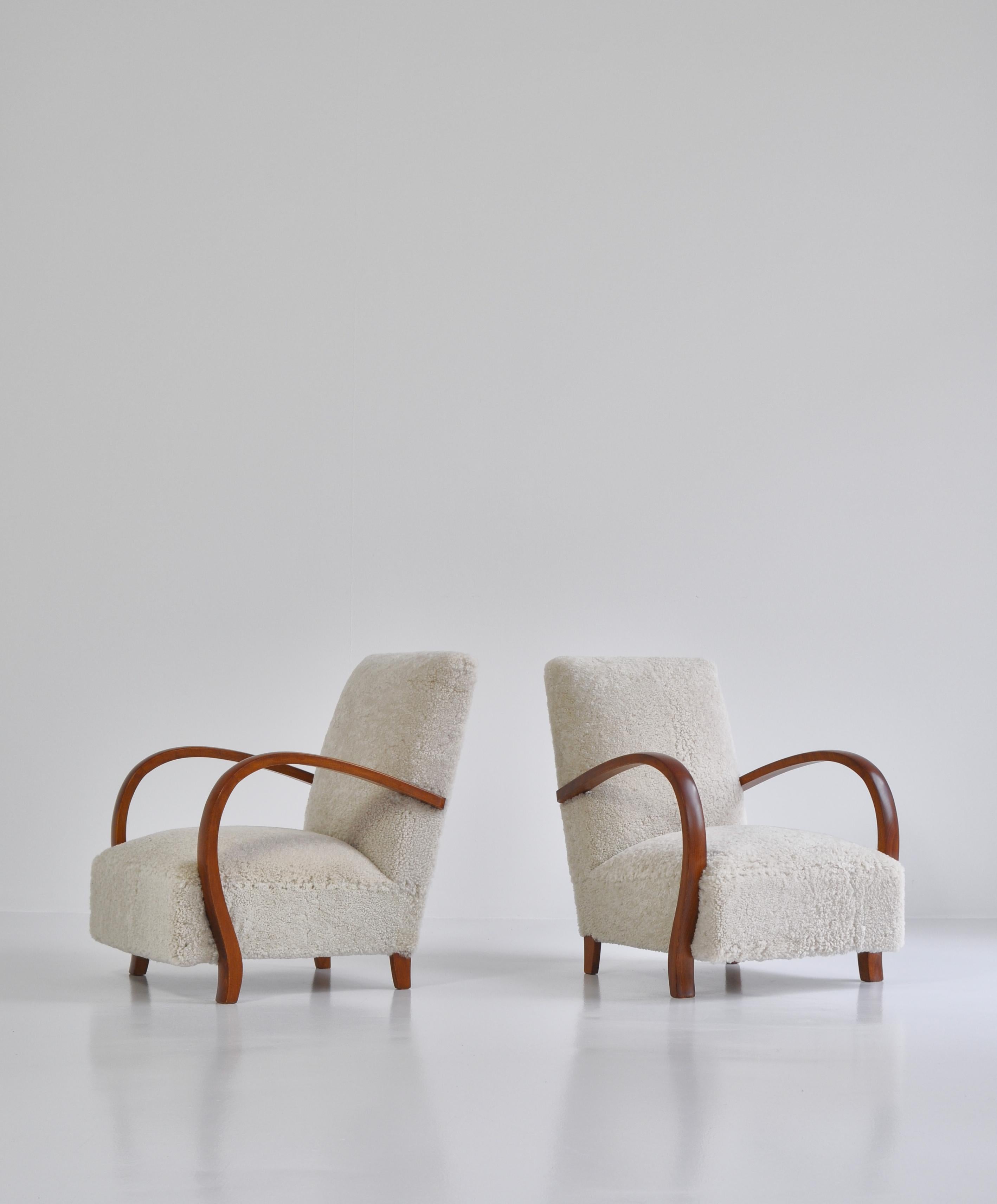Danish Art Deco Lounge Chairs in White Sheepskin and Stained Beech, Denmark, 1930s